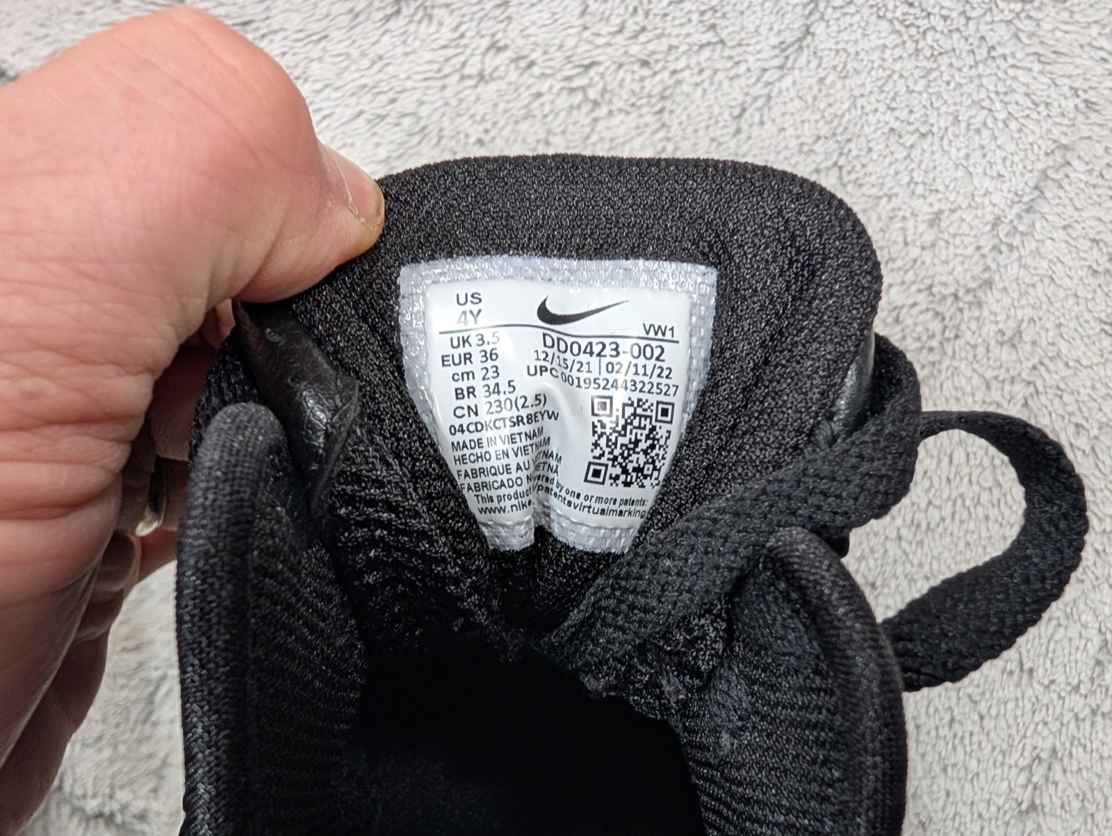 Nike Lebron Witness VI (GS) Black White Basketball Shoes Boys Size 4Y DD0423-002