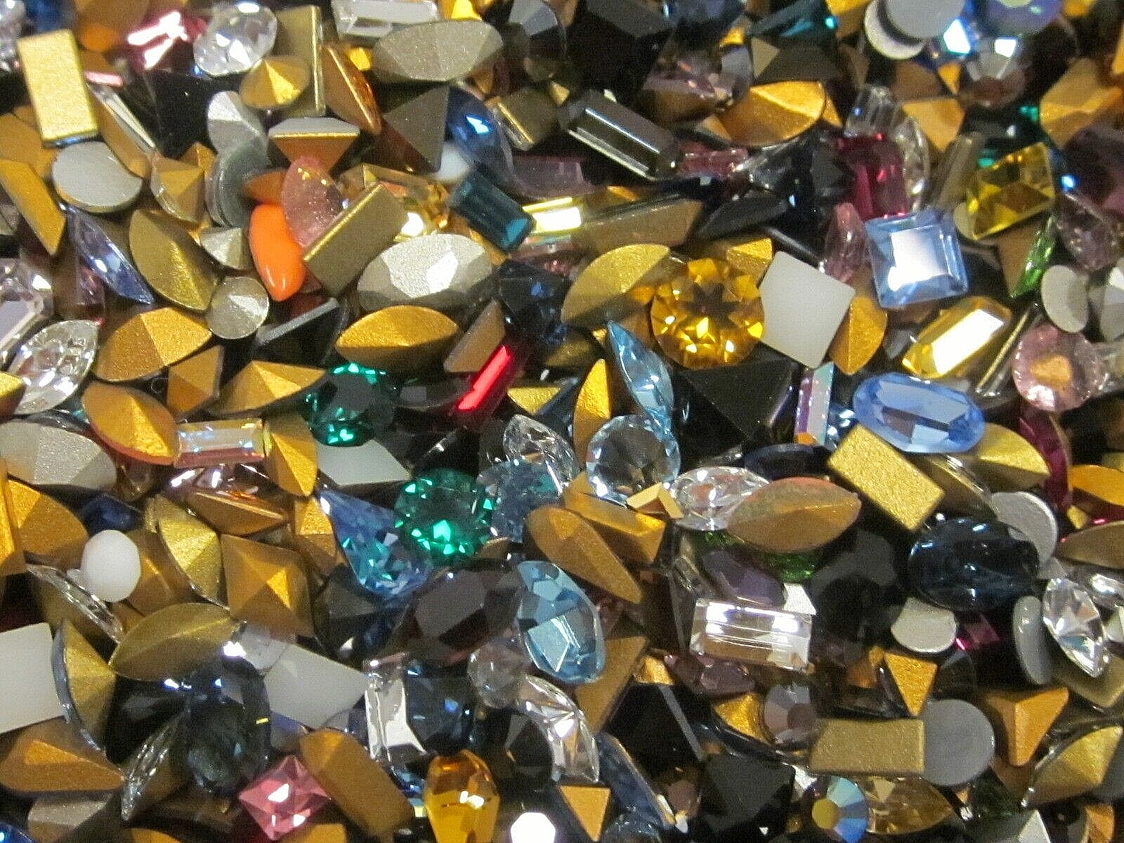 125 TINY SWAROVSKI MIXED SHAPES RHINESTONES CRYSTAL LOT VTG BAGUETTES NAVETTES +