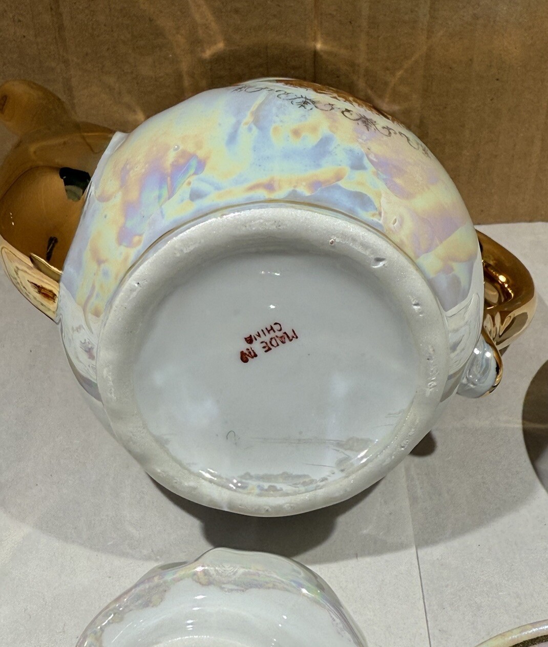 Romeo And Juliet Tea Pot 4 Tea Cups 4 Saucers Gold Trim Handles Iridescent White