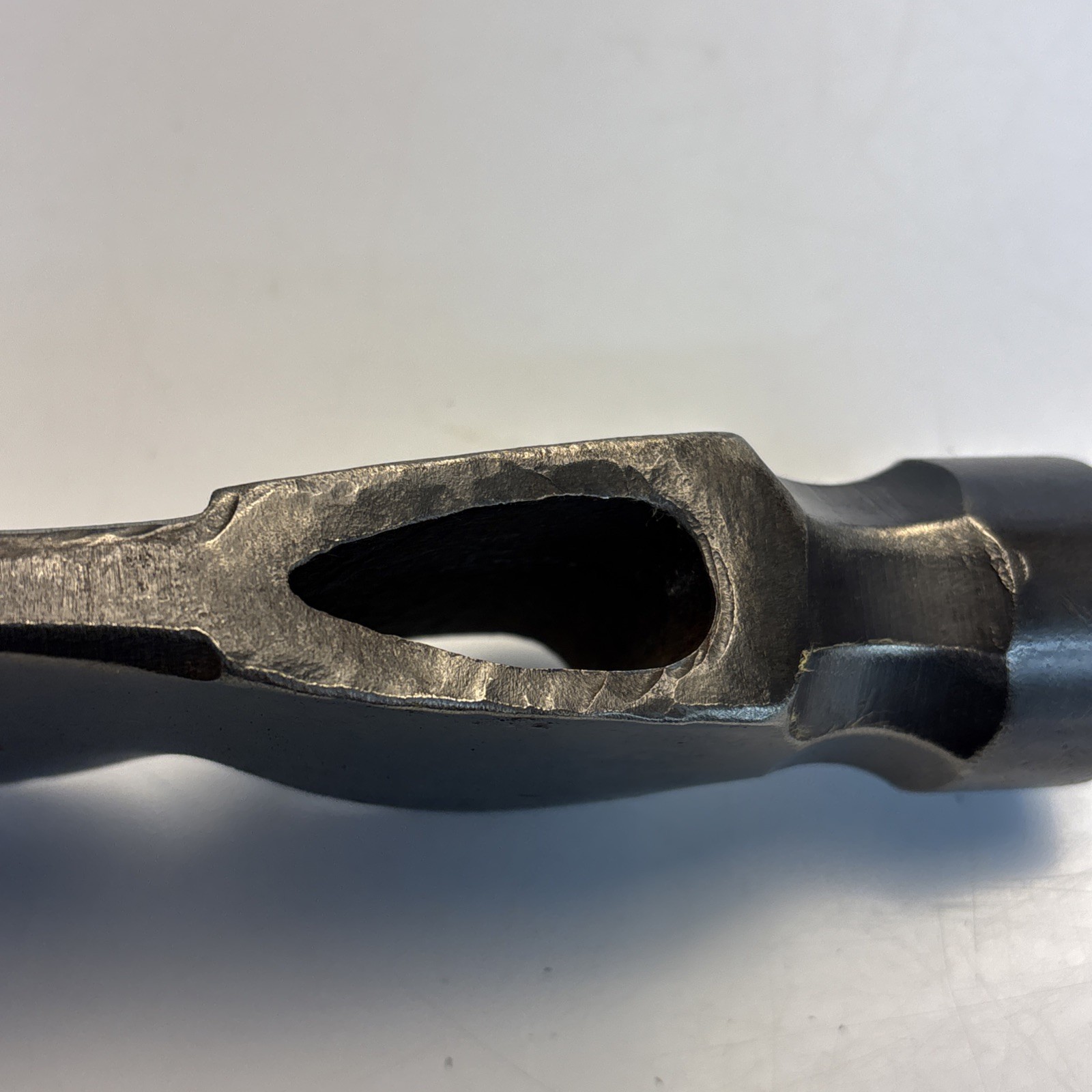 Vintage PLUMB 26 oz Carpenter’s Hatchet Head Nail Puller Notched Blade USA