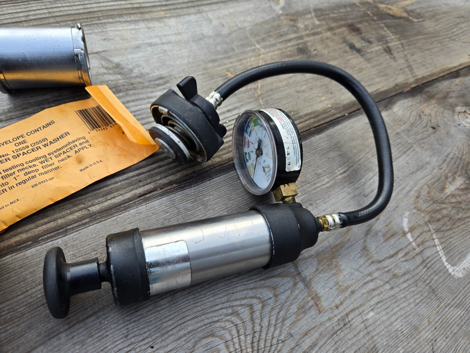 MotoRad MT300 Engine Coolant Pressure Testing System