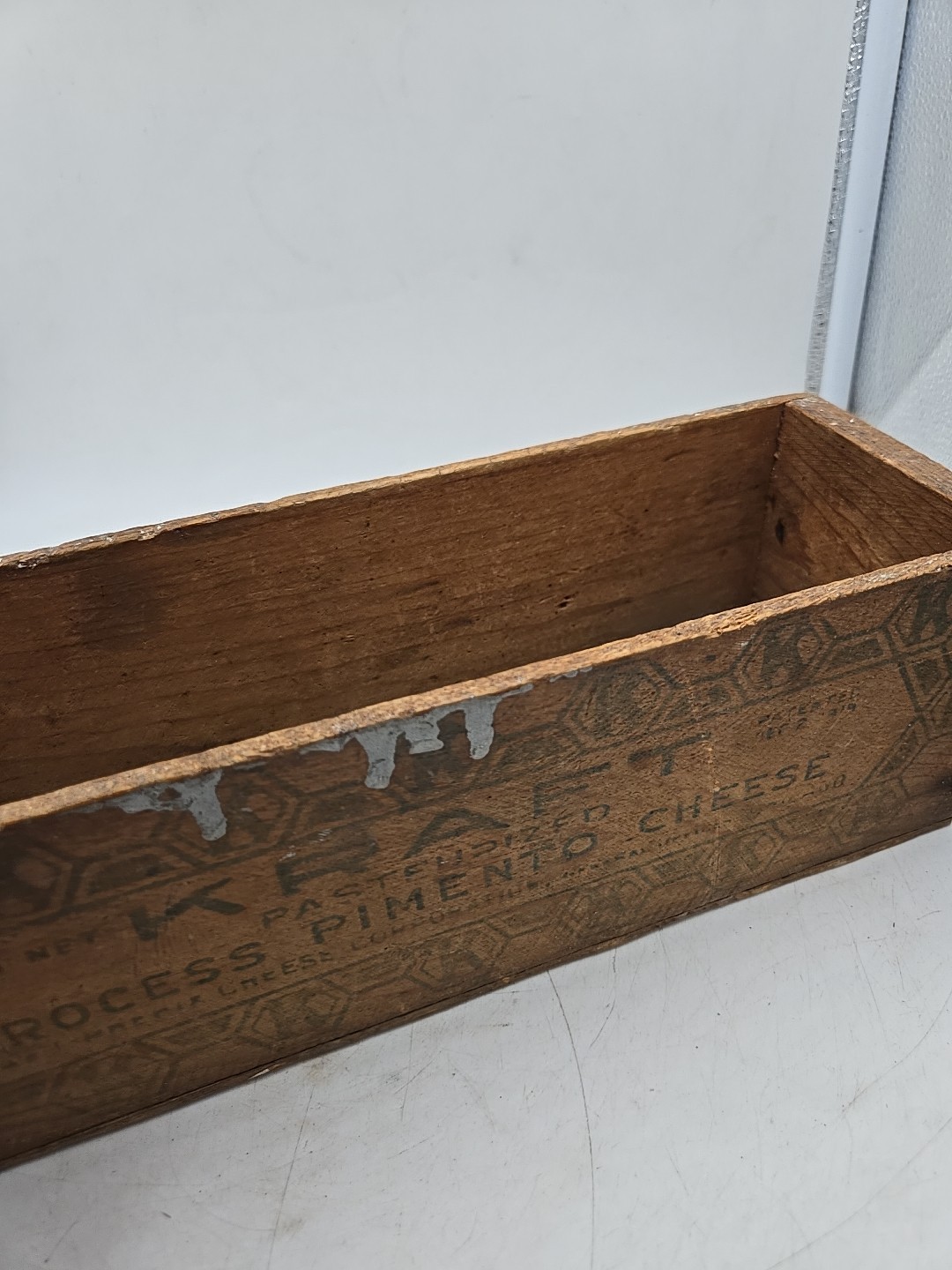 VINTAGE KRAFT PIMENTO CHEESE WOOD BOX CHICAGO, ILL