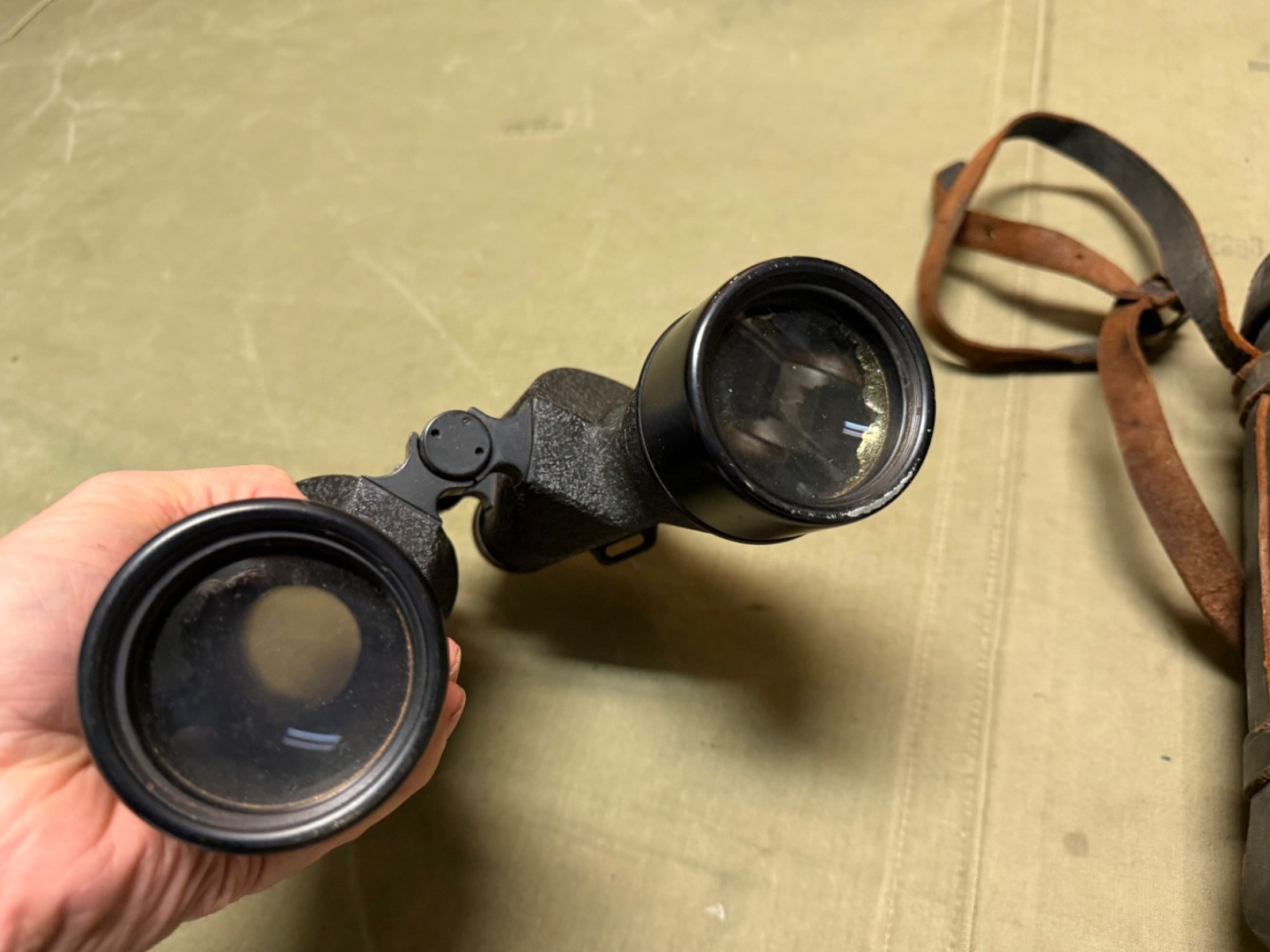 ORIGINAL WWII US NAVY USN MARK 21 7X50 BINOCULARS & CARRY STRAP