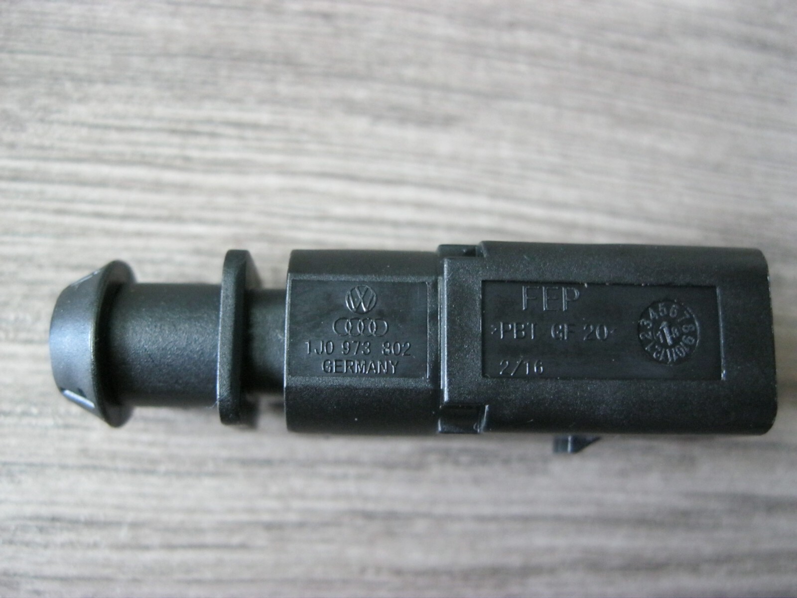 VW AUDI PORSCHE Brake Pad Wear Sensor Wiring Connector Pigtail Plug 1J0973802