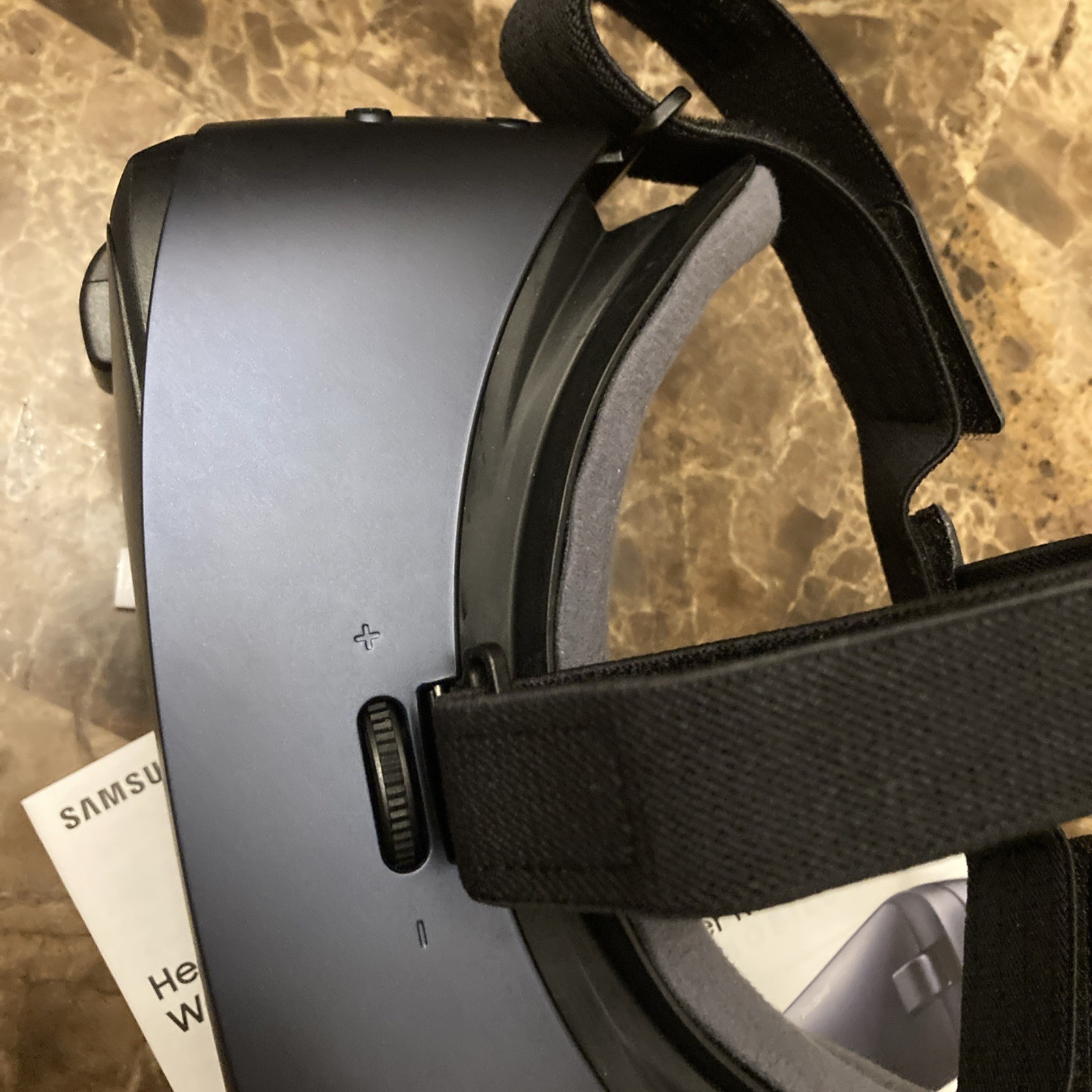 Samsung Gear VR SM-R323 Oculus Virtual Reality Headset GH69-28208A New Open Box