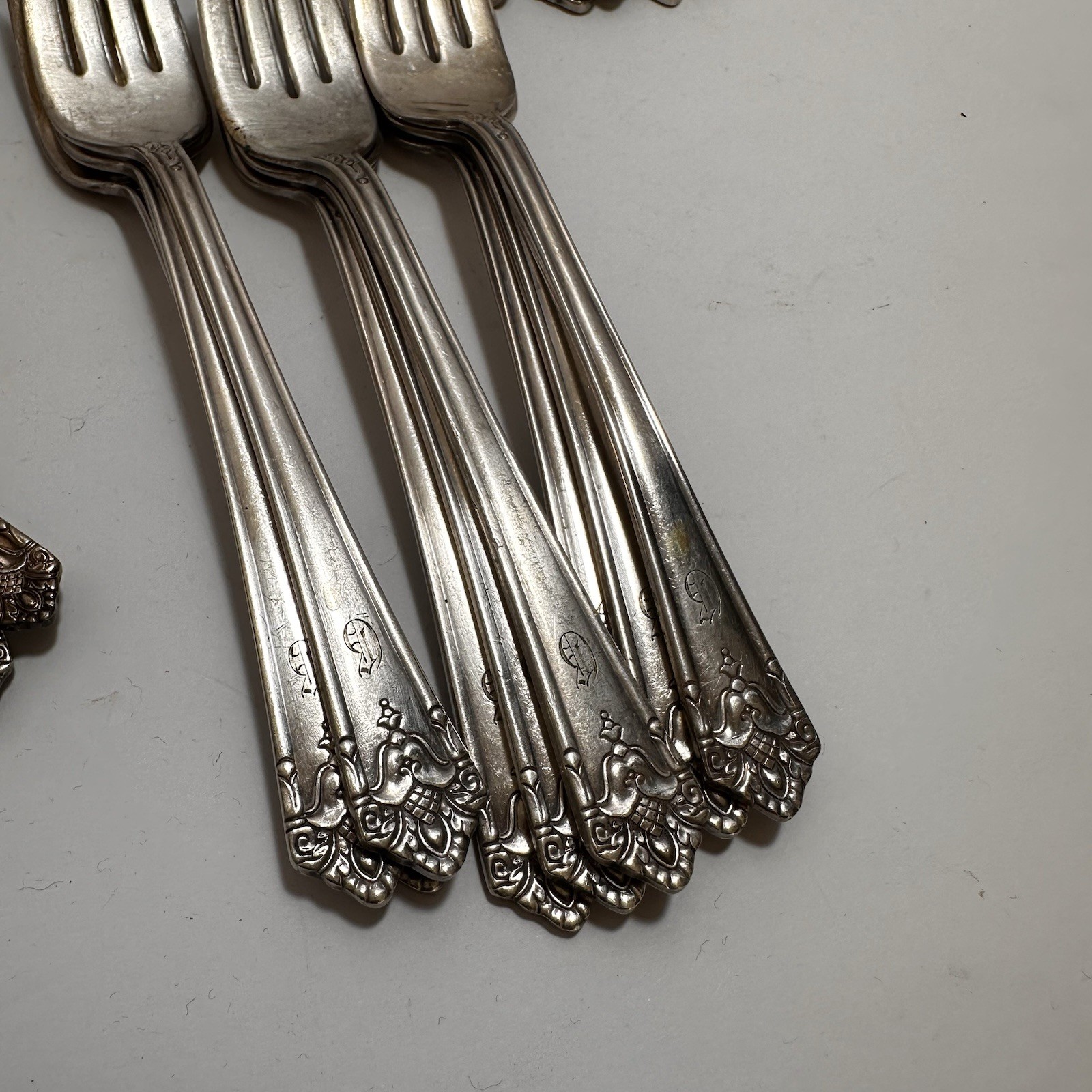 1847 Roger’s Bro Her Majesty Silverware 72 Piece Set Vintage