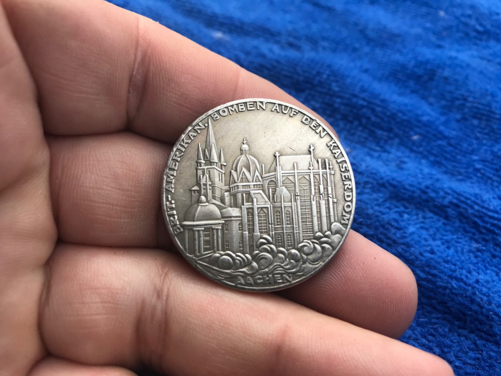 1943 U.S. & U.K BOMBING DEATHS OF AACHEN GERMANY WWII COMMEMORATIVE COIN