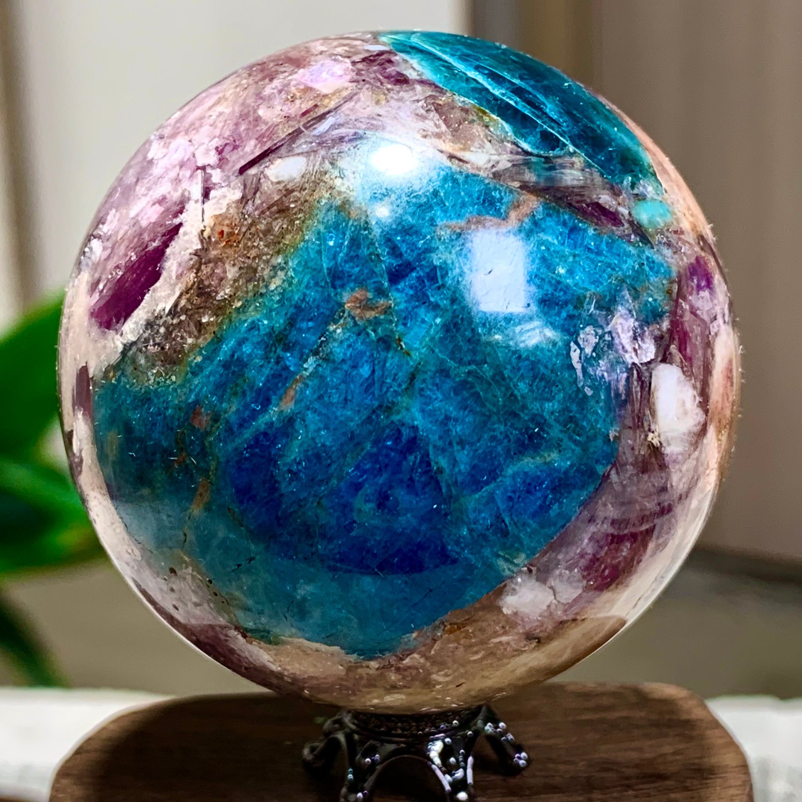 190G Natural Blue Aptite +Sun Stone purple lepidolite Sphere mineral sample