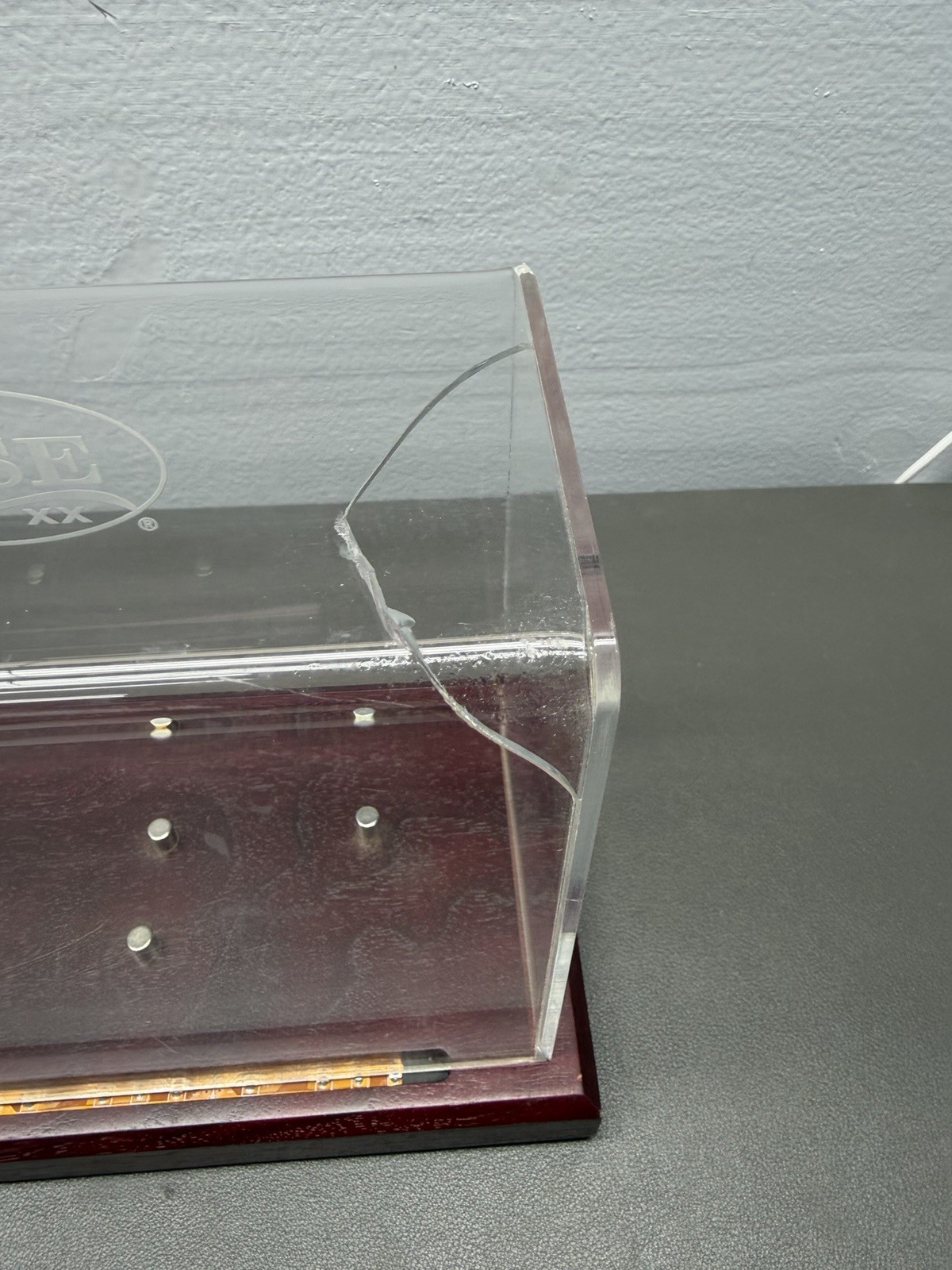 Case Cutlery 22850 Illuminated Dome Cherry Magnetic Blue LED Display CRACKED!!