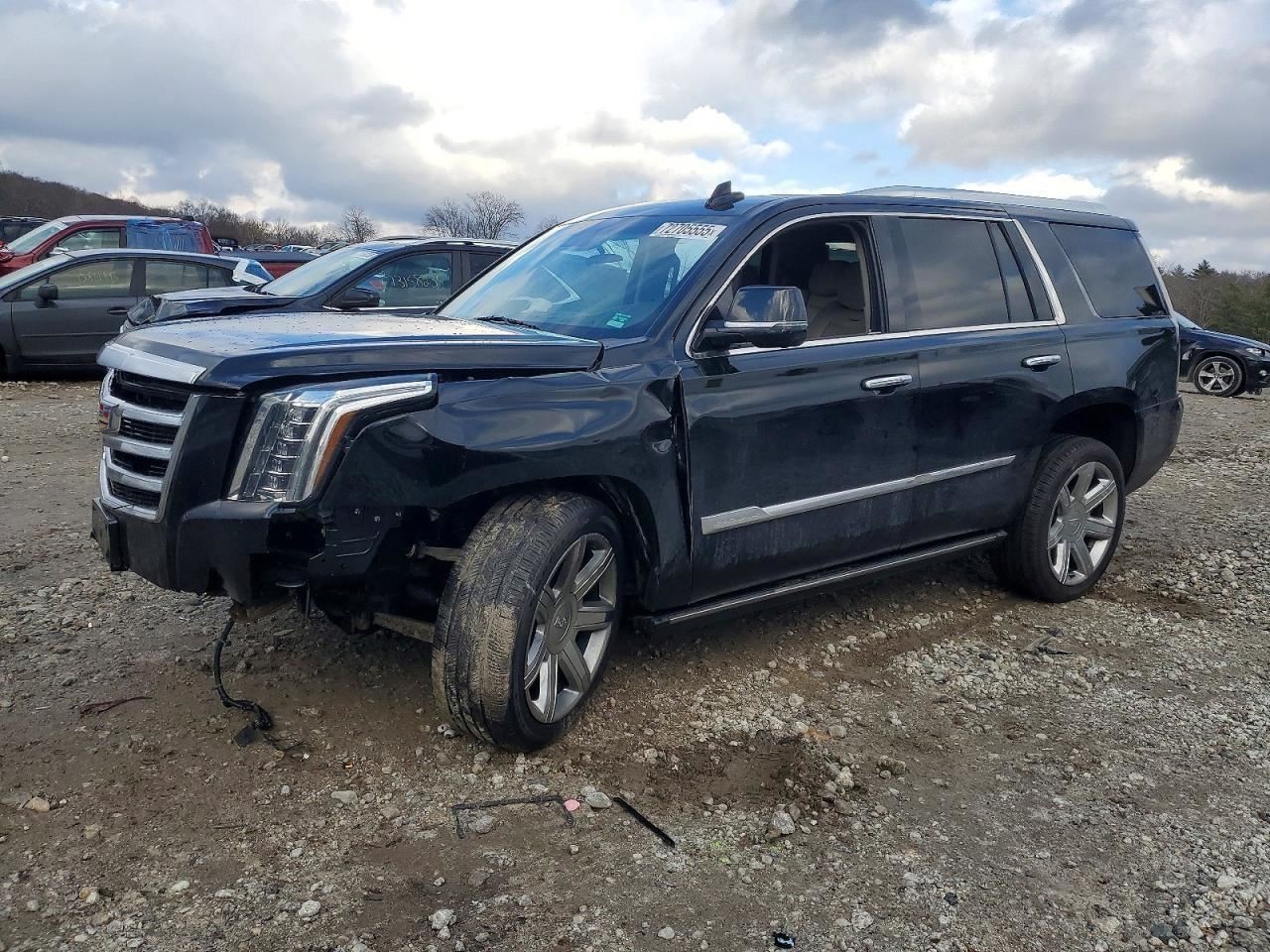 (LOCAL PICKUP ONLY) Roof Glass Fits 15-20 SUBURBAN 1500 922388