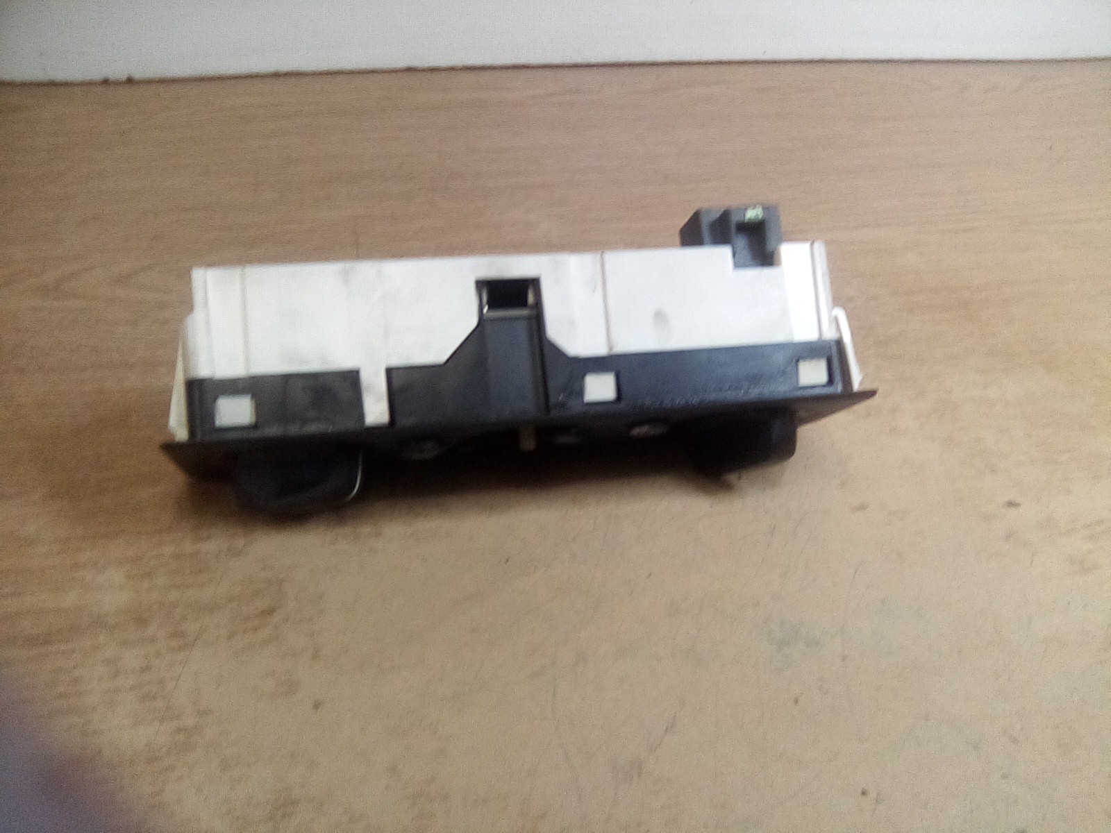 Peterbilt 387 OEM Q21-6012 Climate Control "MISSING KNOB"