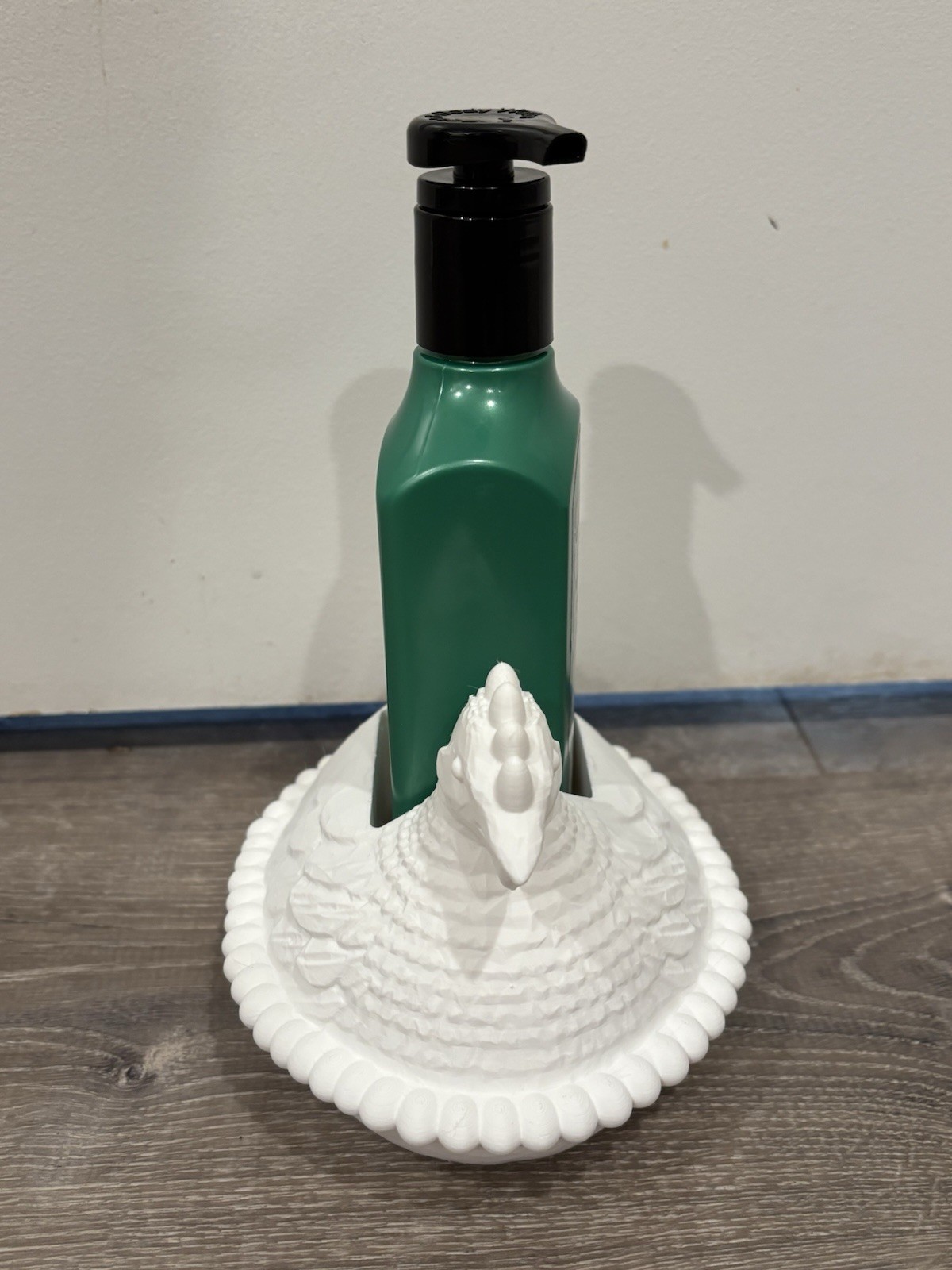 Hen On Nest - Hen On Nest Soap Holder White