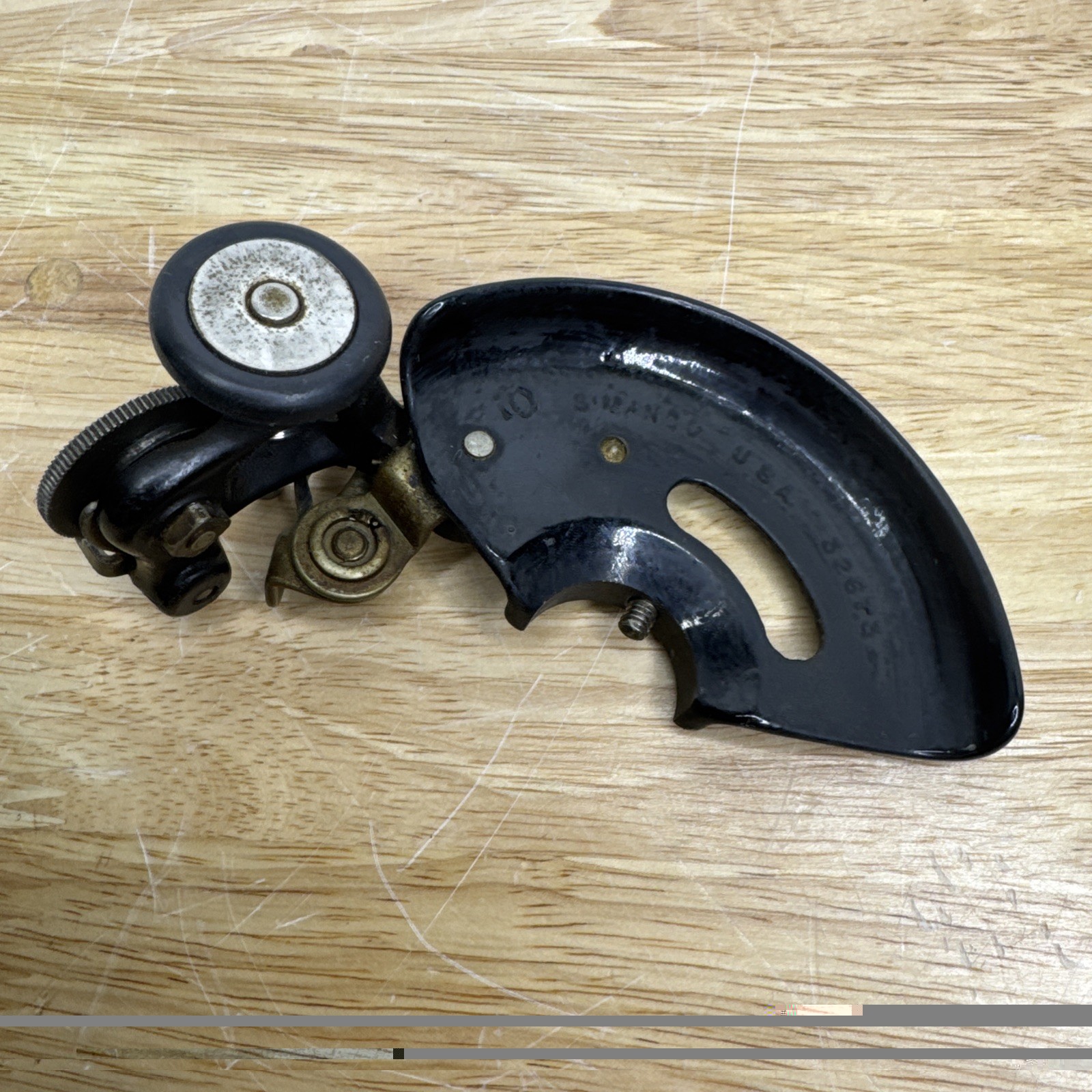 0RIGINAL Singer Sewing Machine 99 66 Bobbin Winder Assembly & Belt Guard