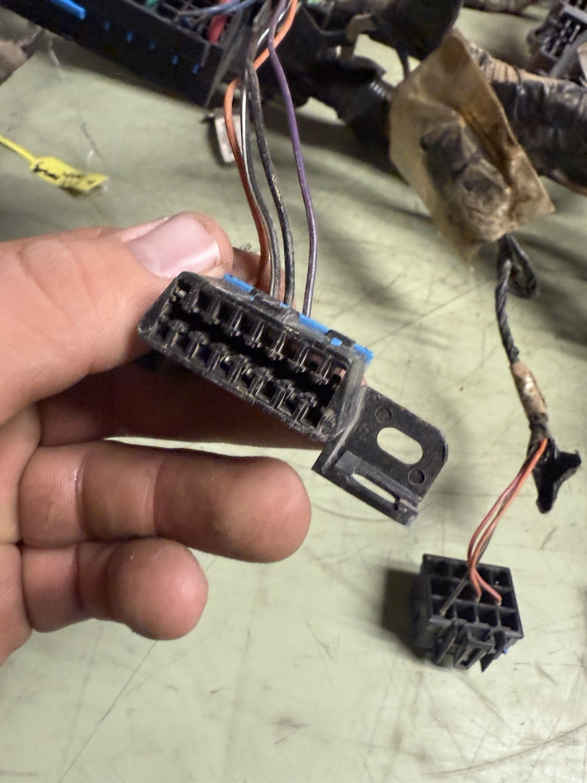 2005 Chevy GMC Silverado 2500 LLY Crew Cab Dashboard Wiring Harness