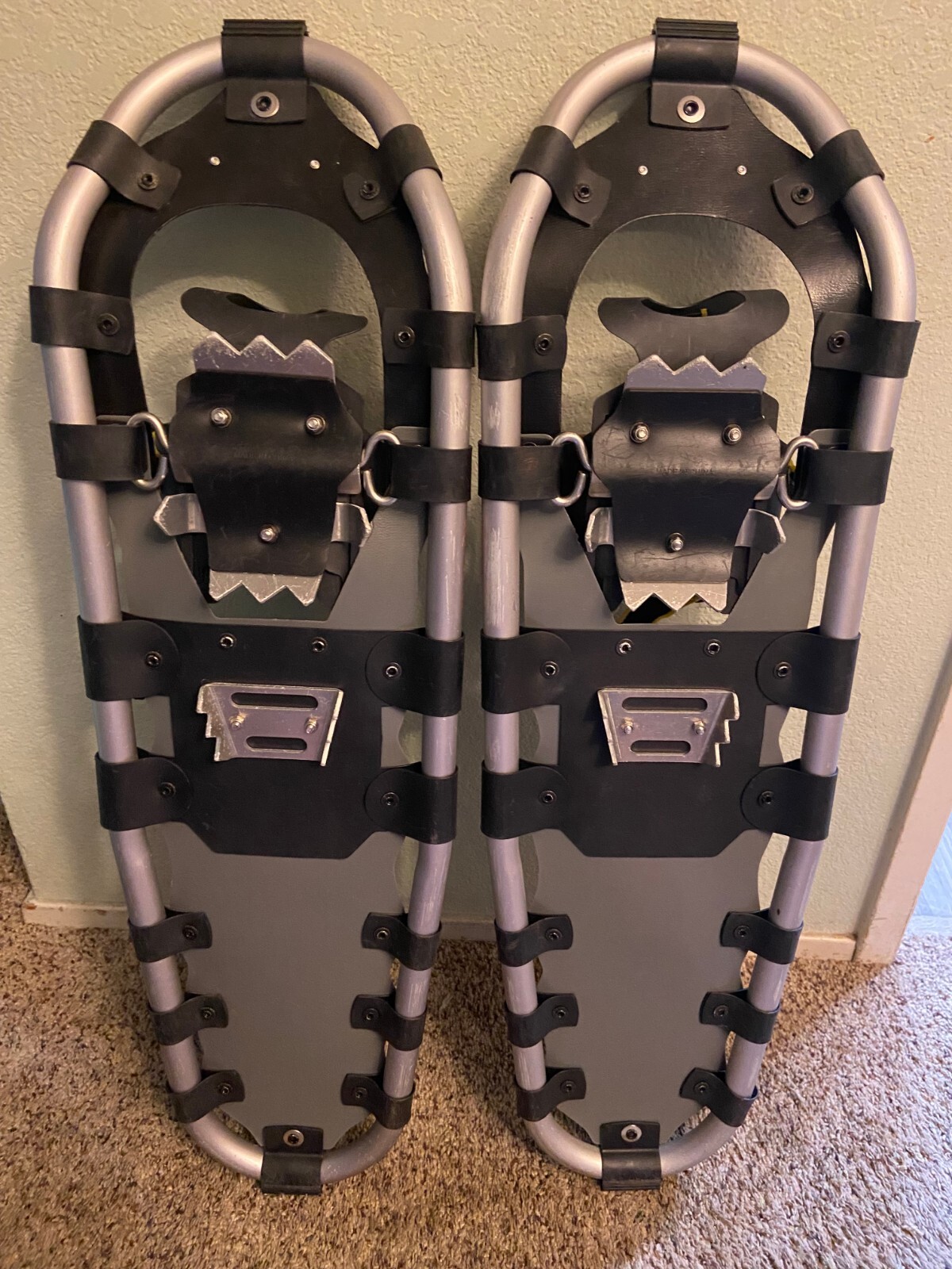 🌊 GRAY BLACK YUKON CHARLIE'S 9x30 930 HIKE SNOW SHOES 6000 SERIES NO POLES - N3
