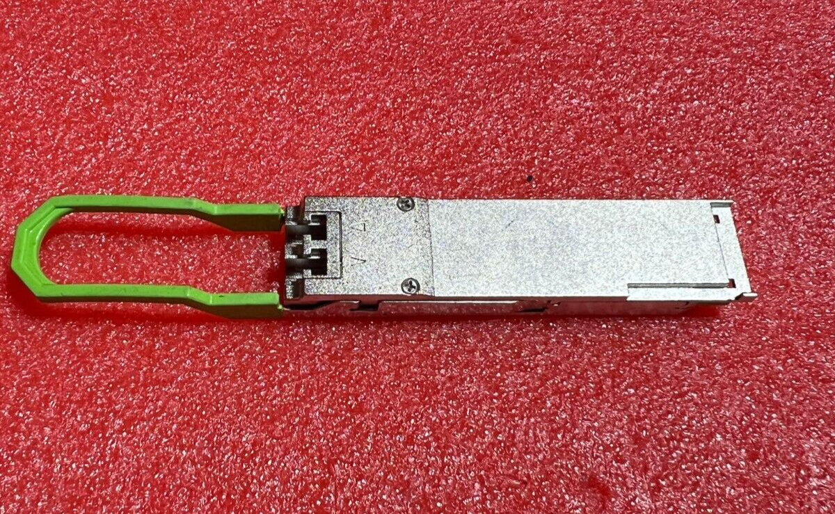 ColorChip 100G QSFP28 Transceiver 100GbE C100Q020CWDM403B