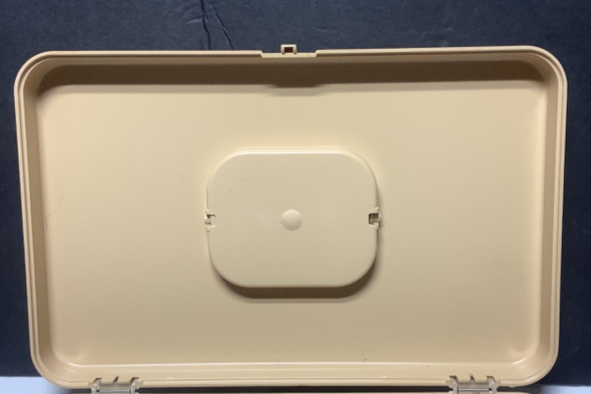 Vintage Wil-Hold Plastic Sewing Box Thread Case w/Handle and Thread Wilson