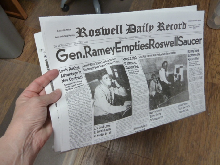 (A-54) July 8 & 9 1947 ROSWELL Crash Newspaper Front Pages UFO Alien space ship