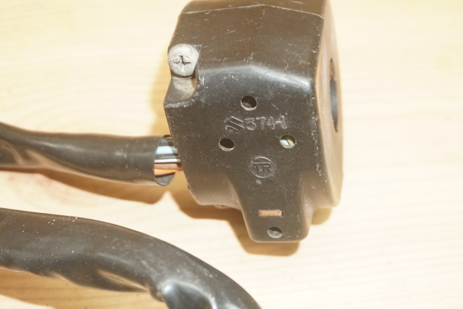 1983 Suzuki SP100 SP 100 OEM Left Handle Bar Switch Button Control 37400-38220