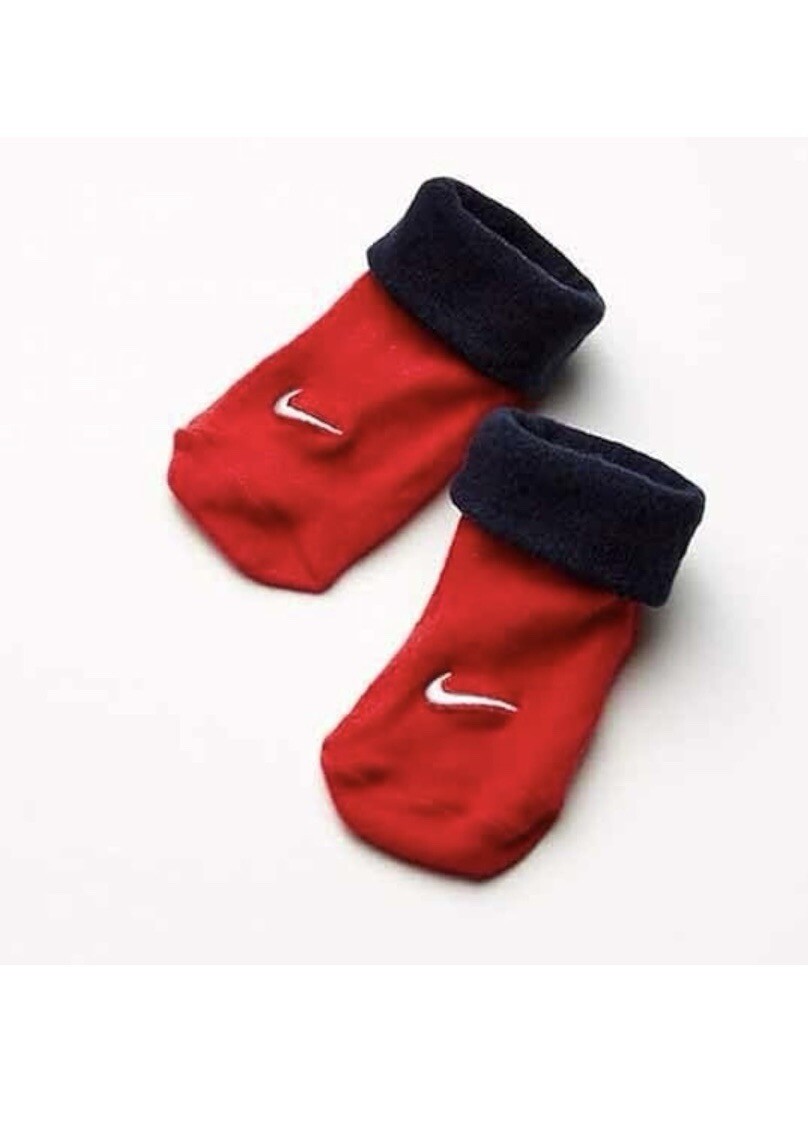 Nike Baby Bodysuit, Hat and Booties 3-PC Box Set 0-6 Months