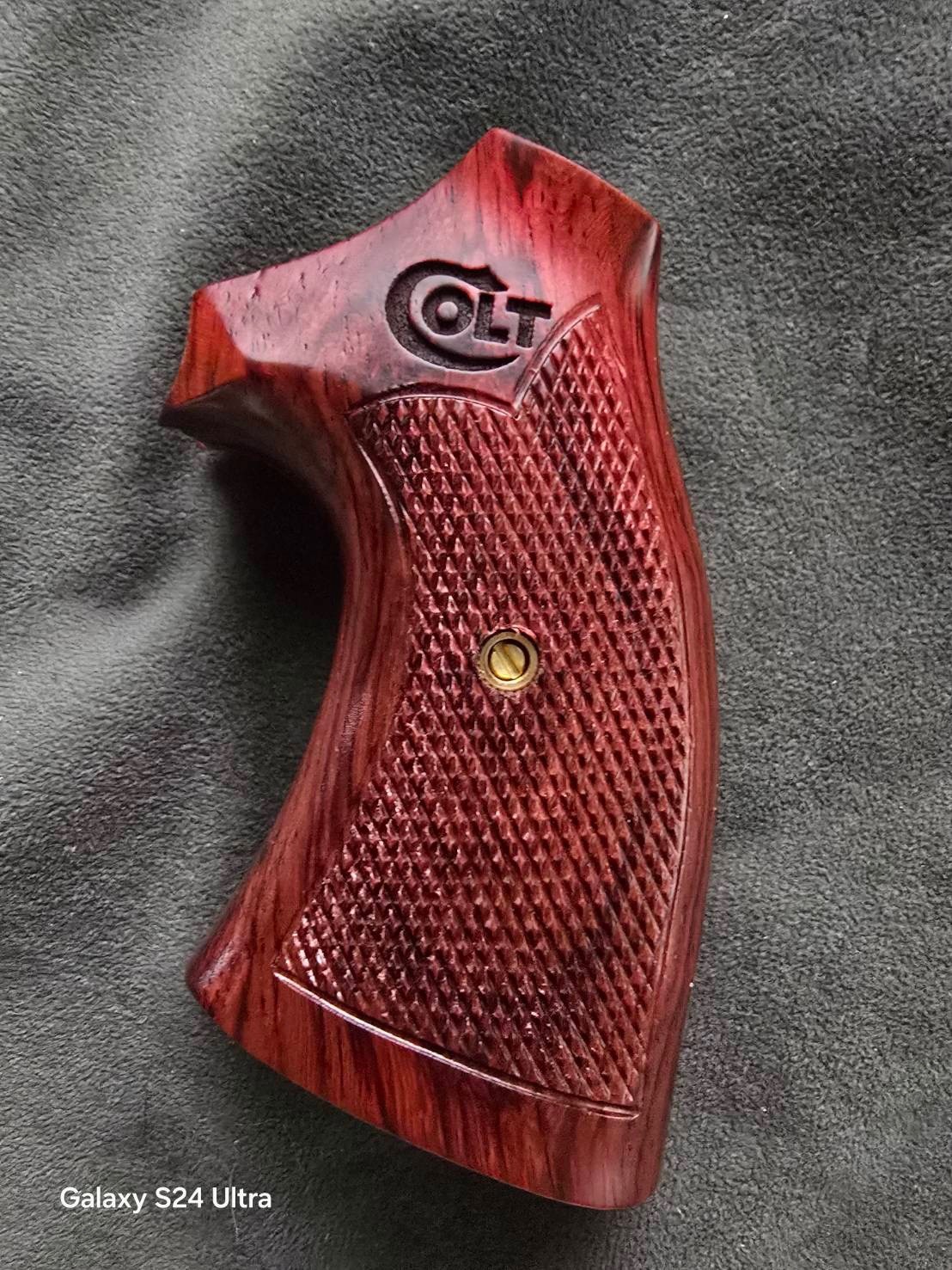 Colt grips fit New Colt King Cobra (2017,2019- present)The New Colt Viper 2024