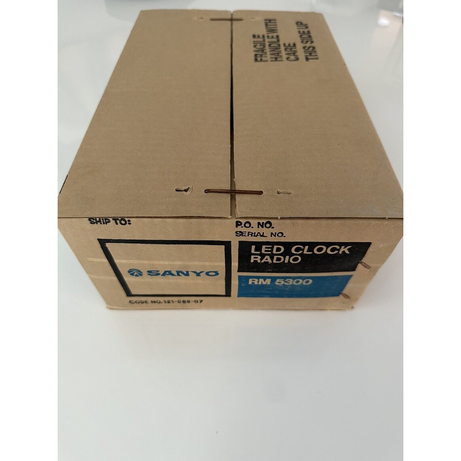 VINTAGE *NEW* 1980's Sanyo RM 5300 Walnut LED Alarm Clock Radio