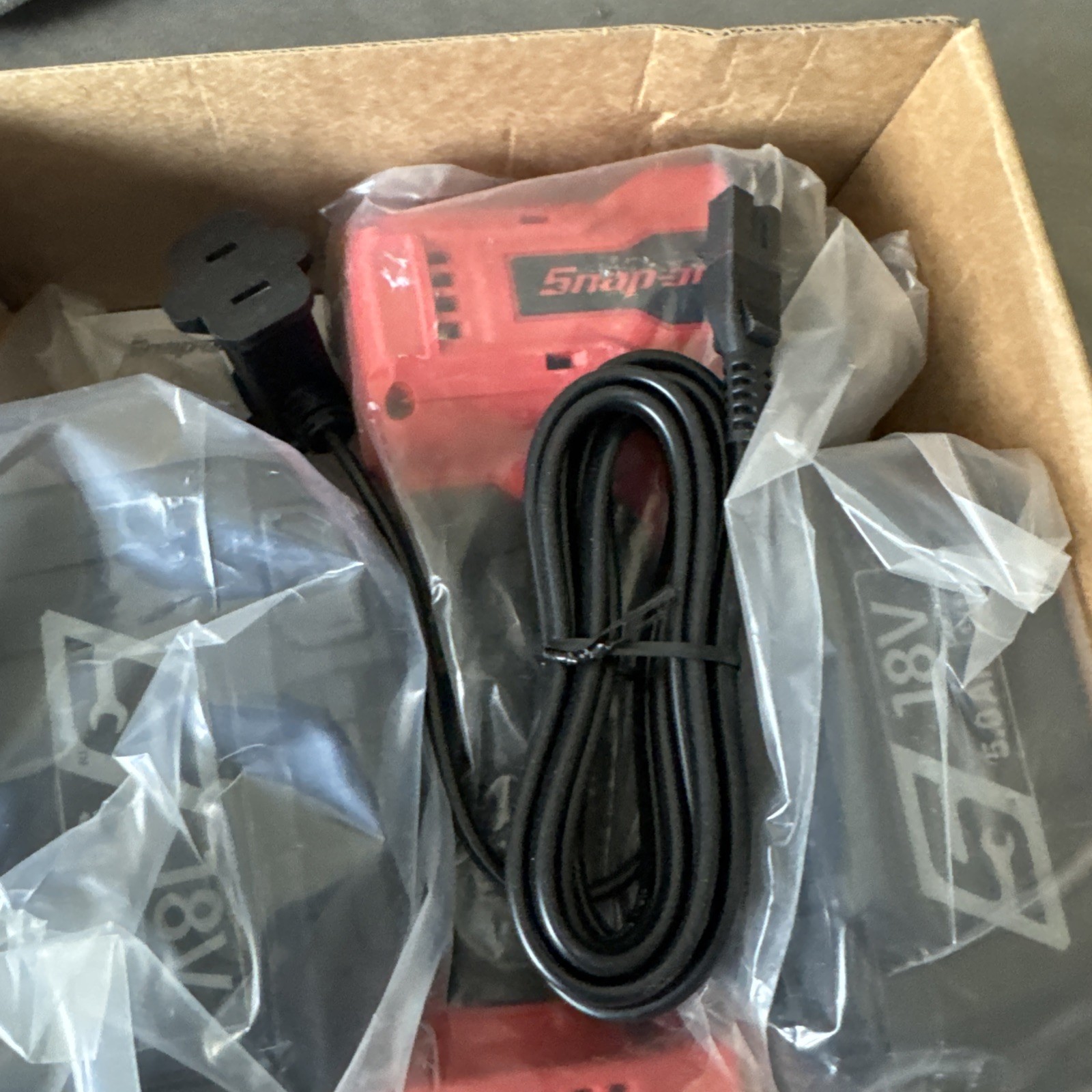 Snap On NEW 3/8 18V Stubby Monsterlithium Cordless Impact + Batteries CT9038K2