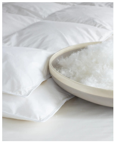 NWT QUINCE PREMIUM DUCK DOWN COMFORTER KING / CAL KING INSERT ALL SEASON