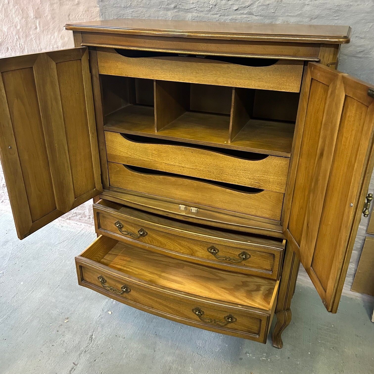 Drexel Heritage 2 door, 2 drawer dresser