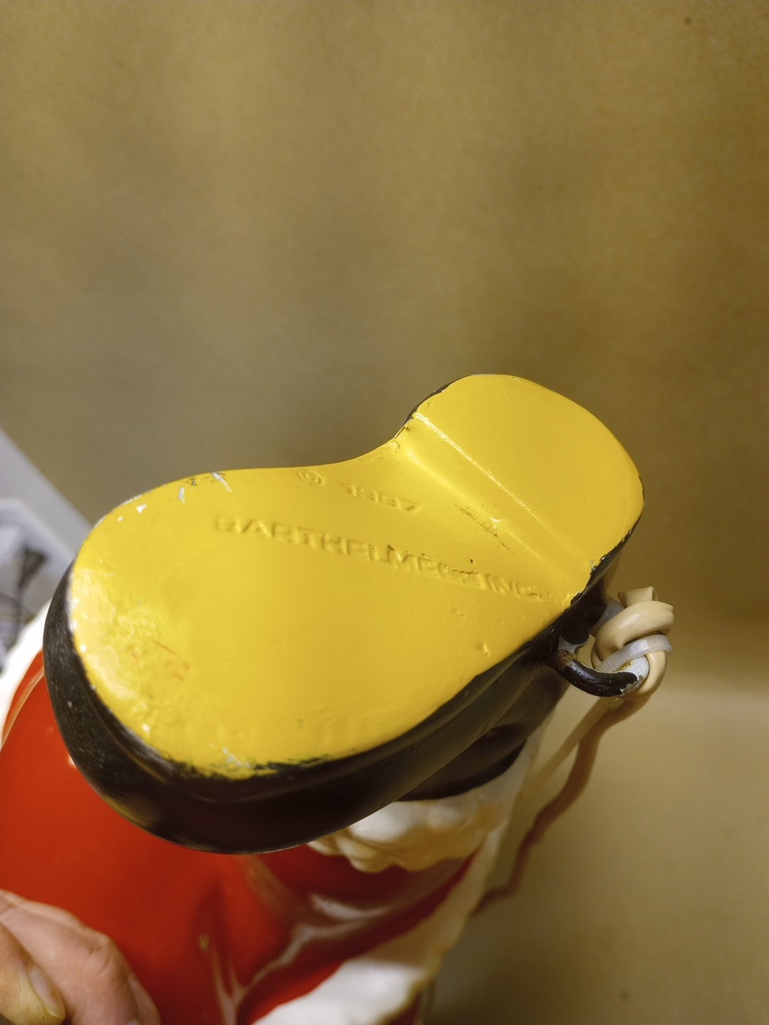 1997 Barthelmess Inc - Climbing Santa Claus Resin Indoor Outdoor