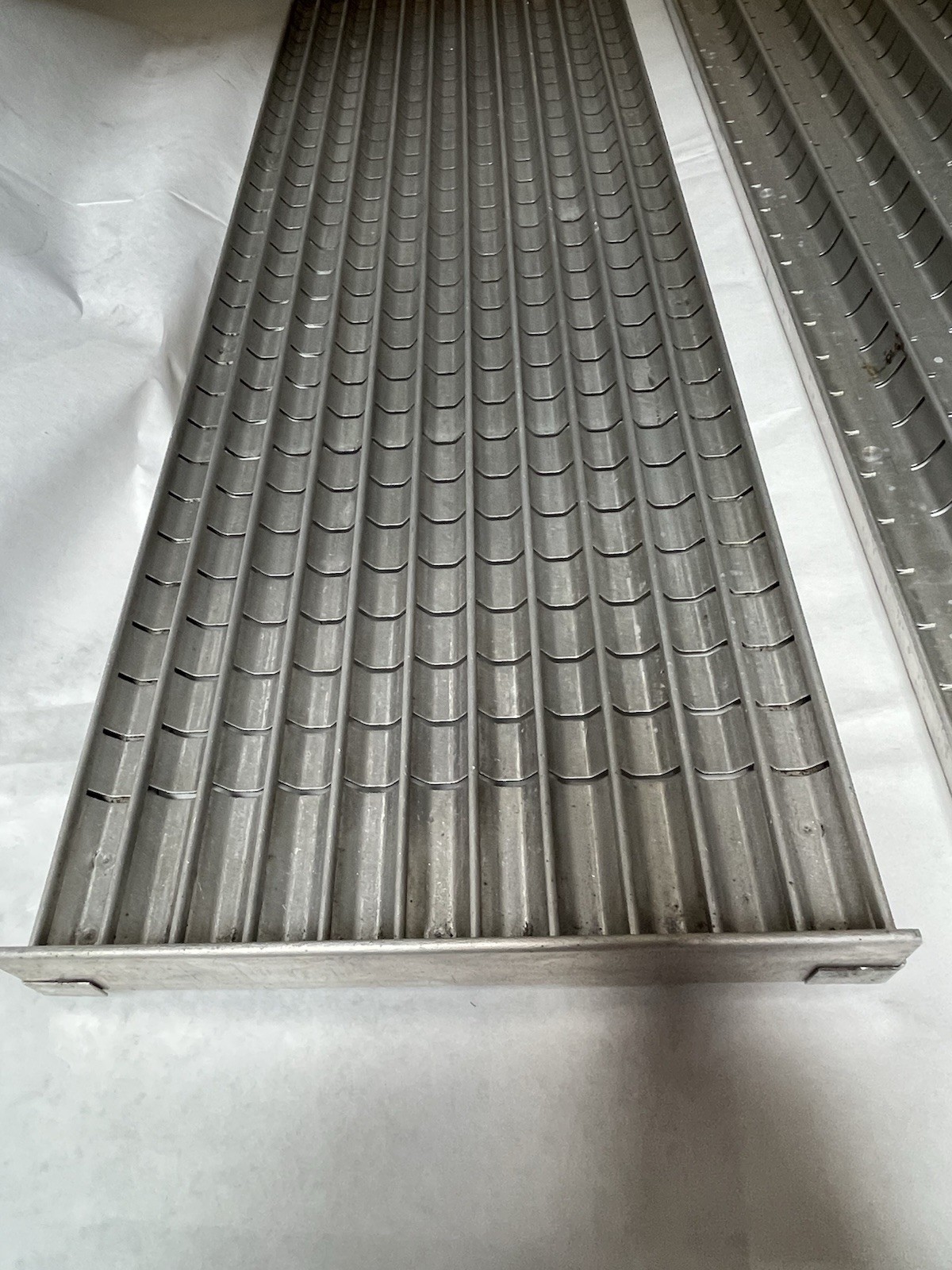 3 Stanley Vidmar Slotted Groove Trays 7,7 & 11 Grooves 25"x 8" Aluminum (26M76)
