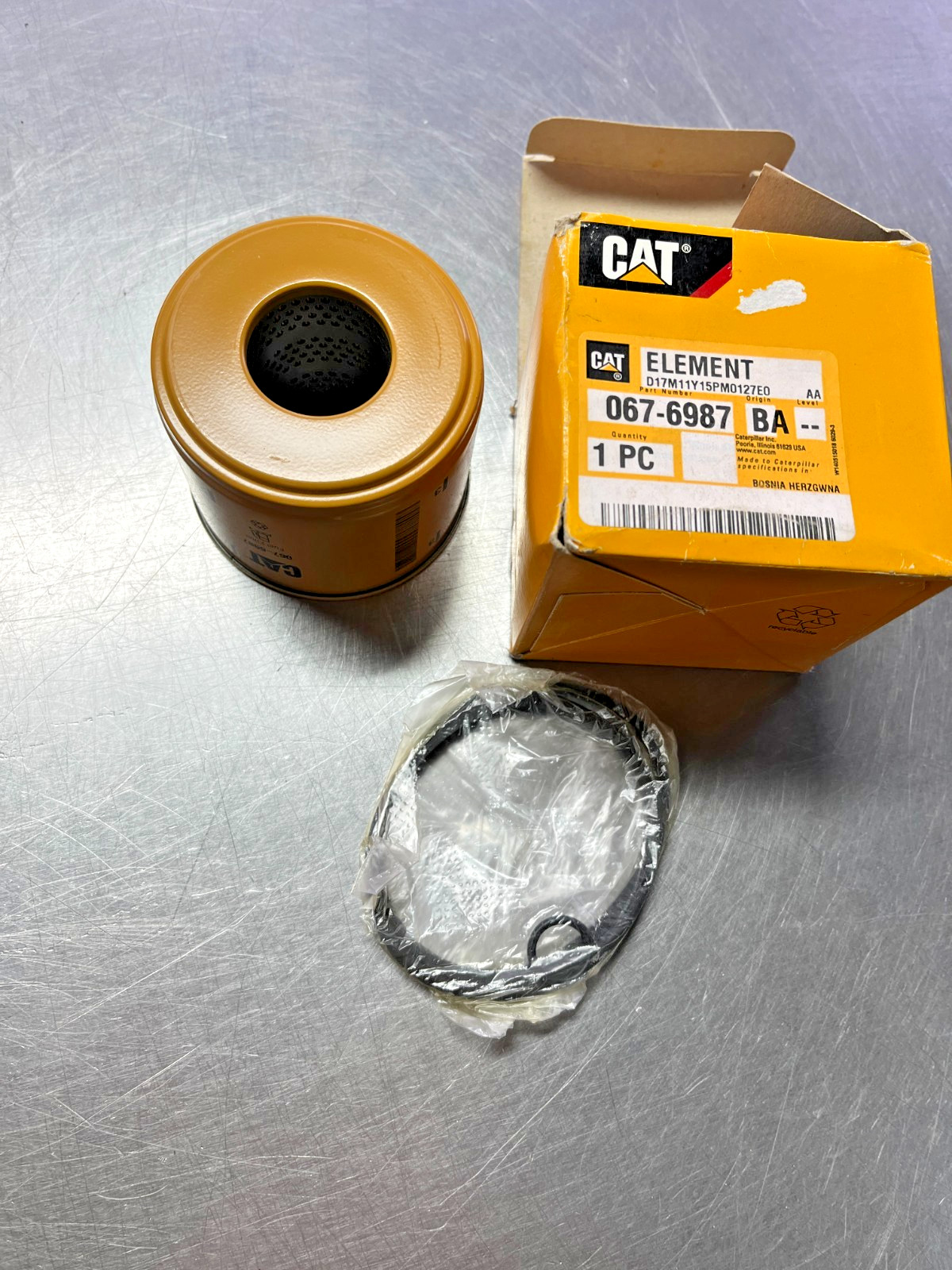 067-6987 Genuine OEM CAT FUEL FILTER CATERPILLAR 0676987