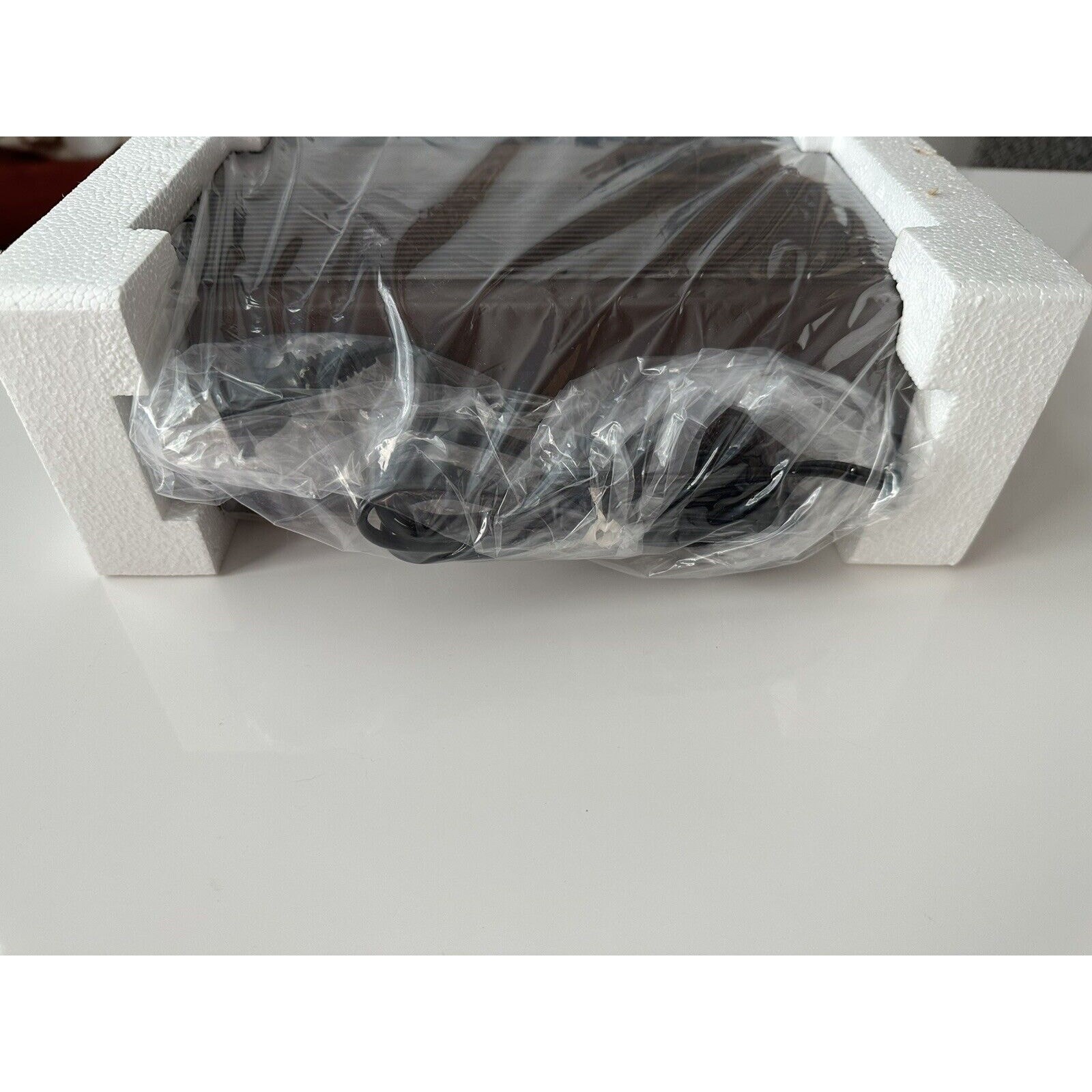 VINTAGE *NEW* 1980's Sanyo RM 5300 Walnut LED Alarm Clock Radio