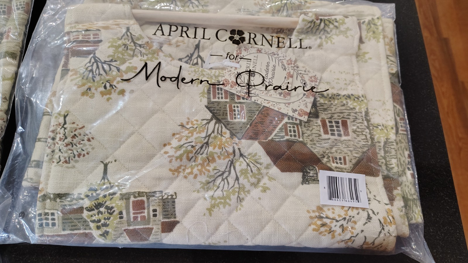 April cornell modern prairie lot of 2 casserole/bread warmers new kitchen