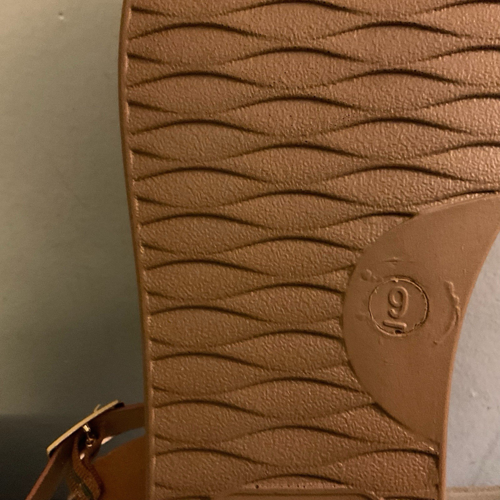 Kate Park Brown Strappy Flat Buckle Sandals Women’s Size 9 NWOB