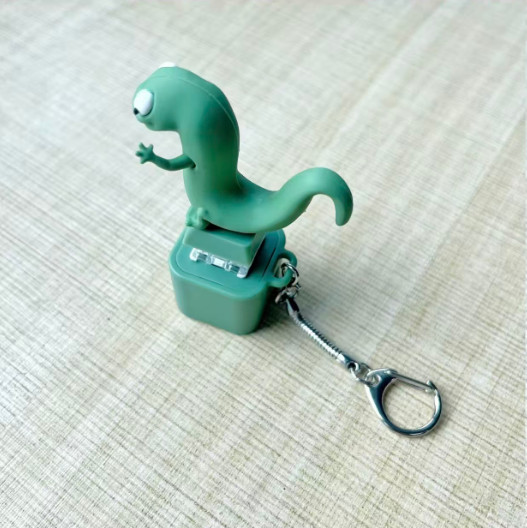 Christmas Gift Lizard sound button, simulation lizardkeychain, 1pcs