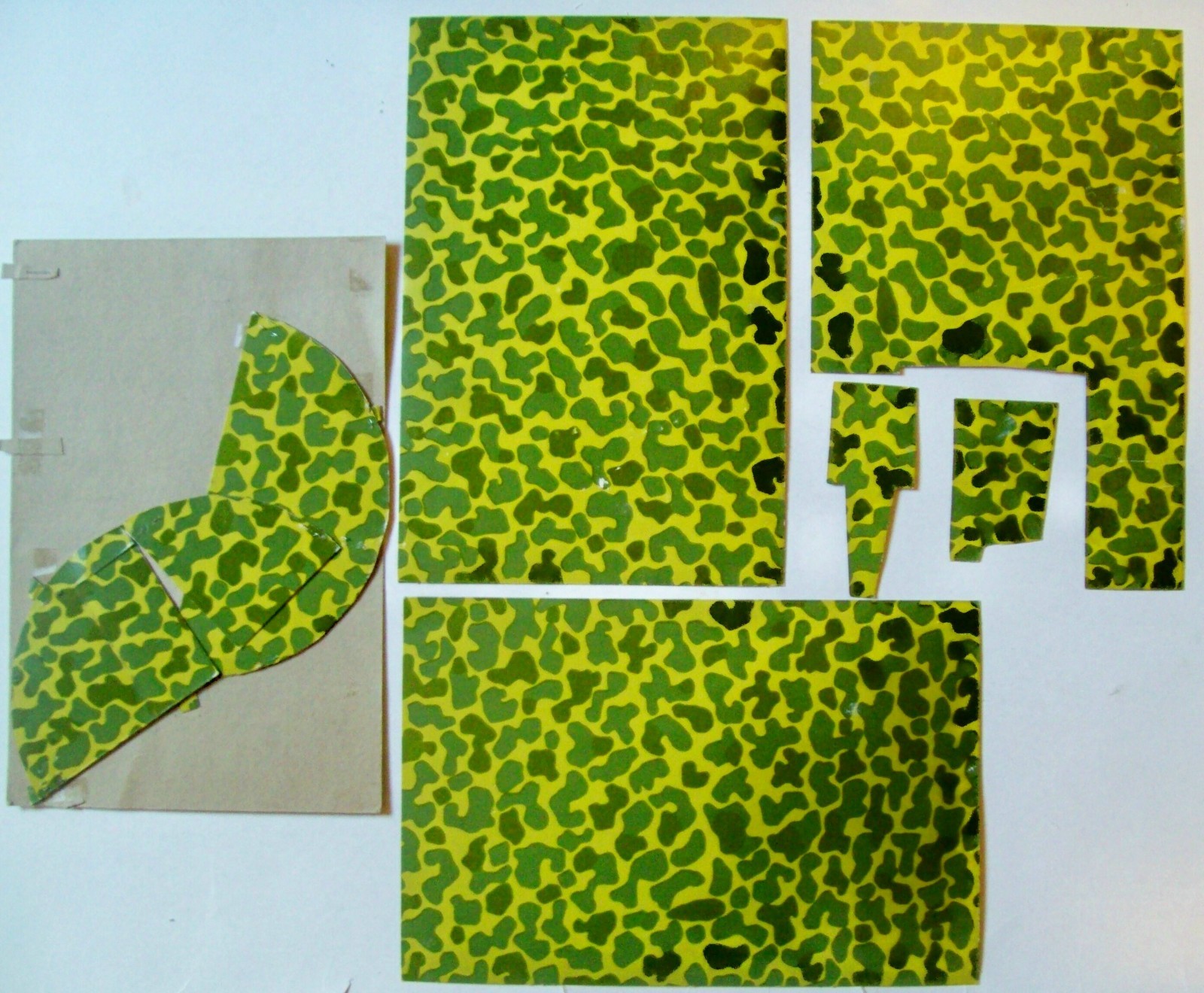 1965 "Fighting Men" Molding Toy by Mattel - 99% Complete with Working Heater