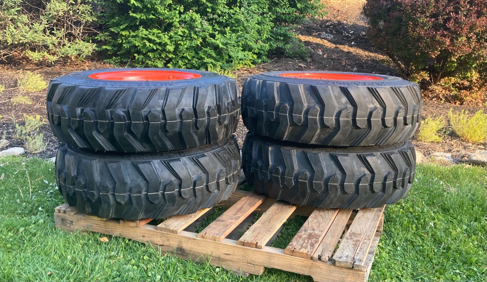 NEW 10-16.5 Skid Steer Tire/Wheel/Rim for Bobcat & more - 10X16.5-12 PLY