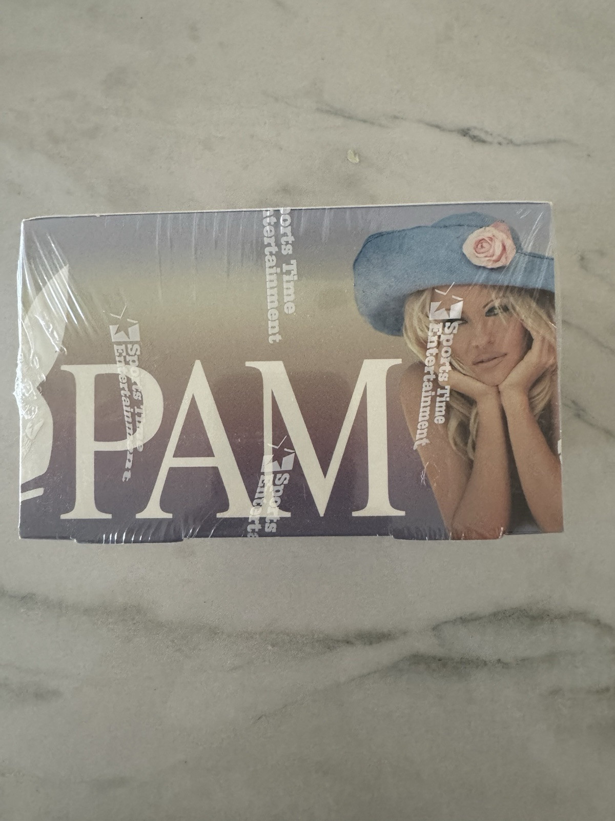 1996 PLAYBOY BEST OF PAMELA ANDERSON Collector Cards / (1) SINGLE SEALED PACK