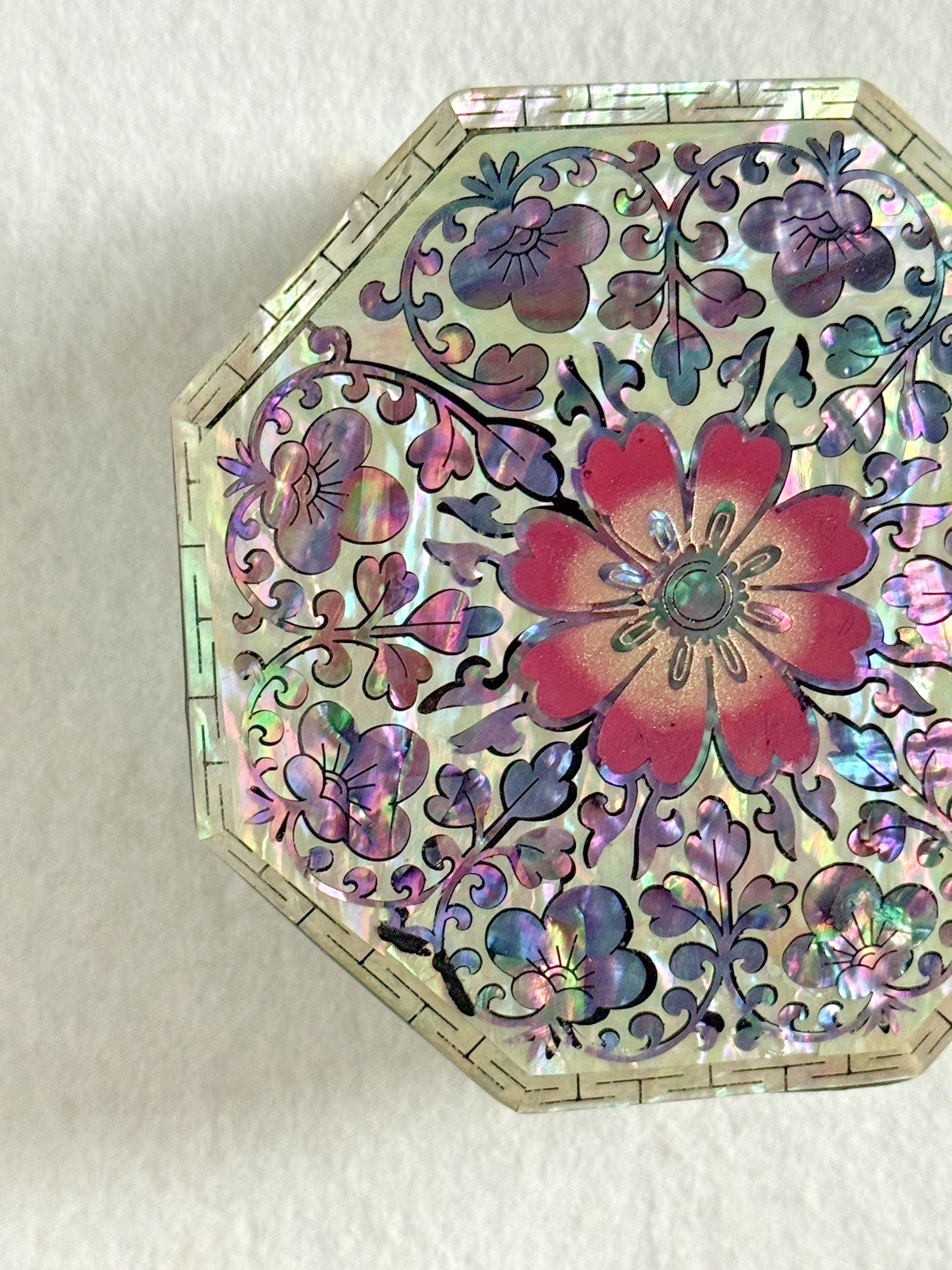 Floral ASIAN LACQUERED OCTAGON Trinket Jewelry BOX MOTHER OF PEARL INLAY