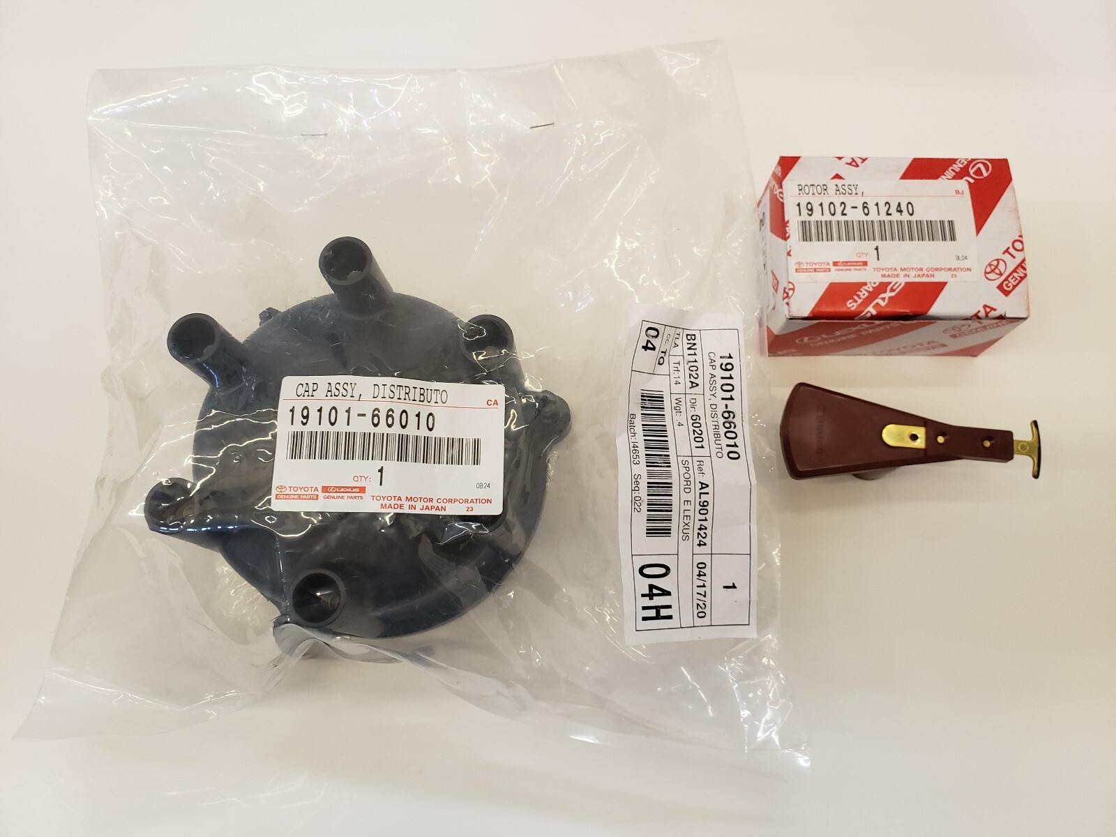 TOYOTA OEM FACTORY DISTRIBUTOR CAP AND ROTOR SET 1993-1997 LAND CRUISER