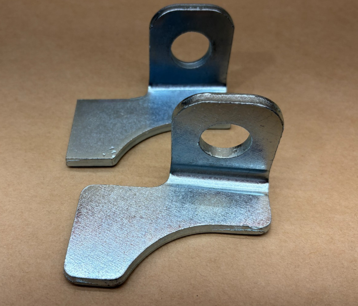 Lot of 2x Freightliner 16-16456-001 Air Suspension Wear Pad RH Shoe-Clip Silver