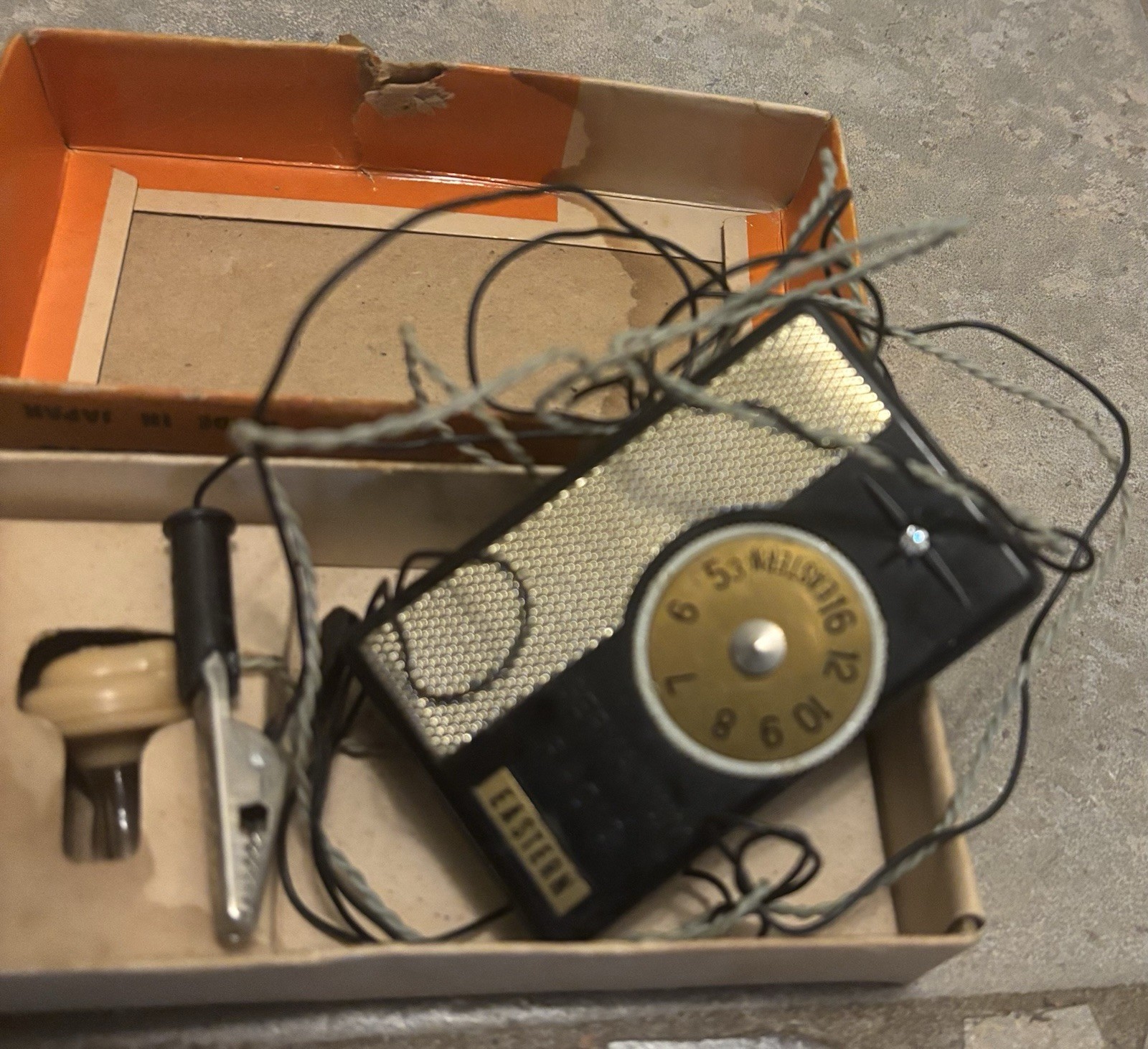 Vintage 1960s Eastern Germanium Crystal Pocket Radio Japan ER-22N? Black