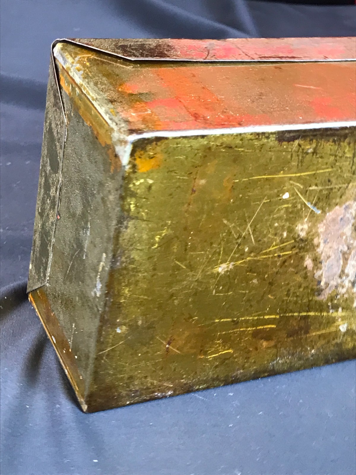 Vintage QUEEN MARY LIFEBOAT & RAFT RATION BISCUITS Sealed Tin