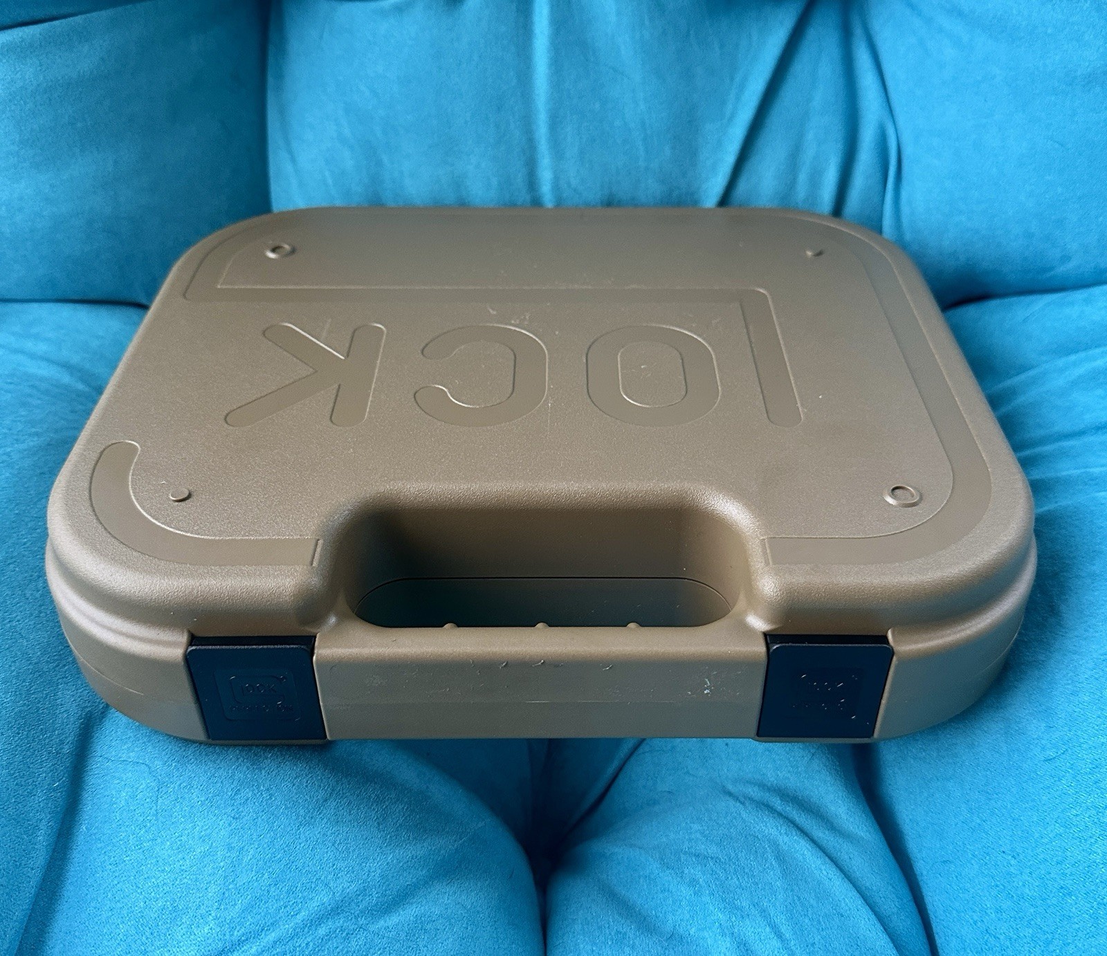 Glock 19X OEM Coyote Tan Factory Clamshell Folding Padded Pistol Case