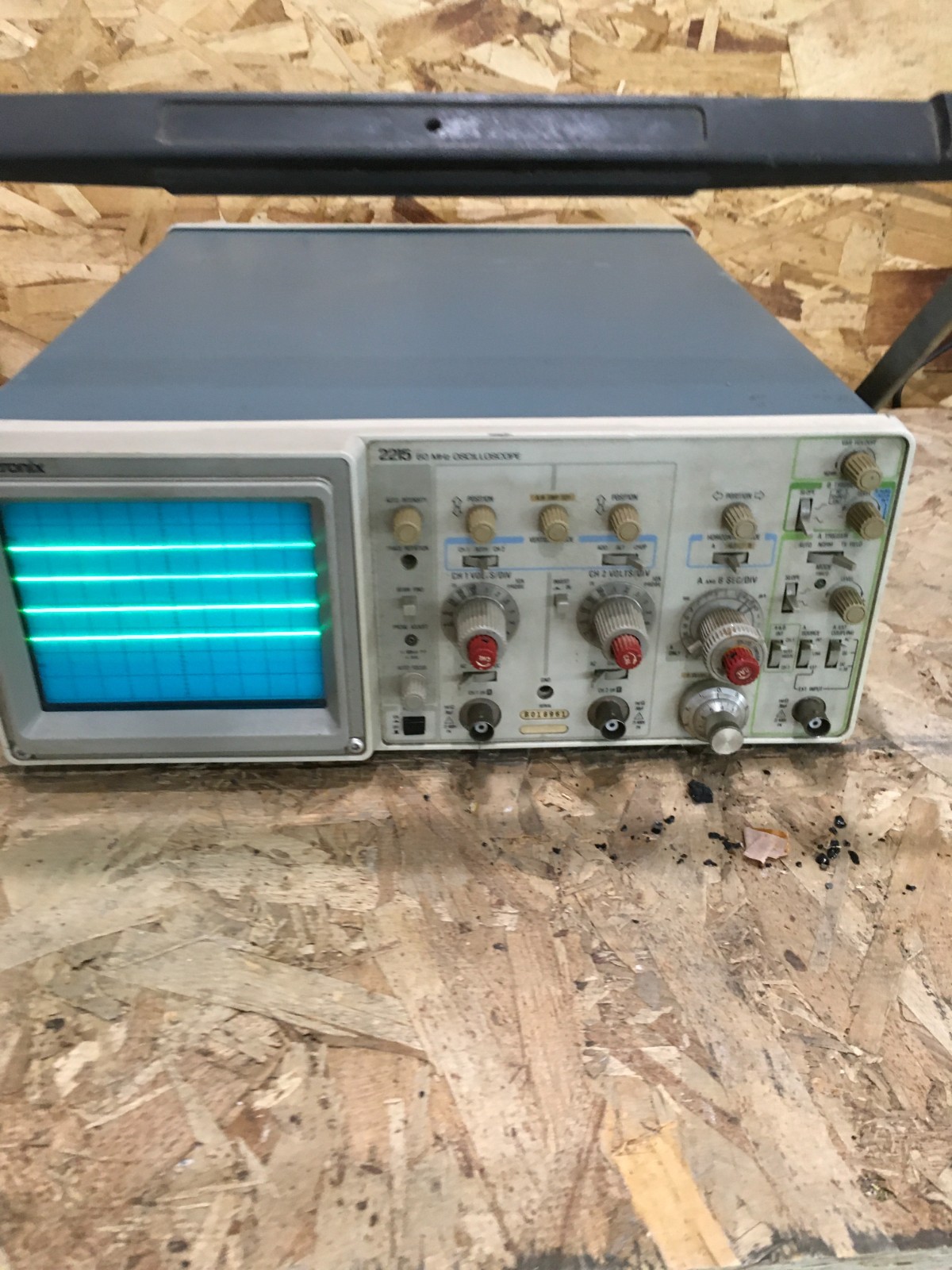 Tektronix 2215 60MHz Analog 2 Channel Oscilloscope Power Tested Only AS IS RS