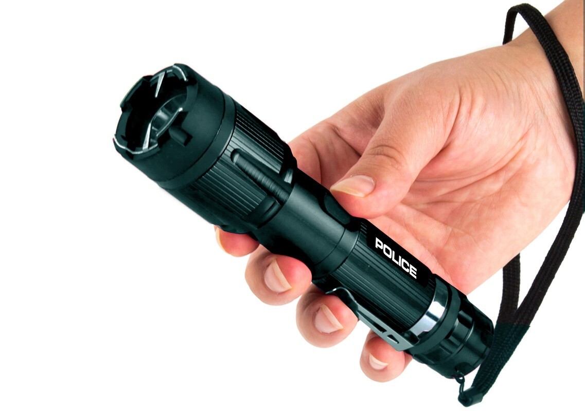 POLICE Stun Gun 1159 700BV Heavy Duty Metal Rechargeable LED Flashlight