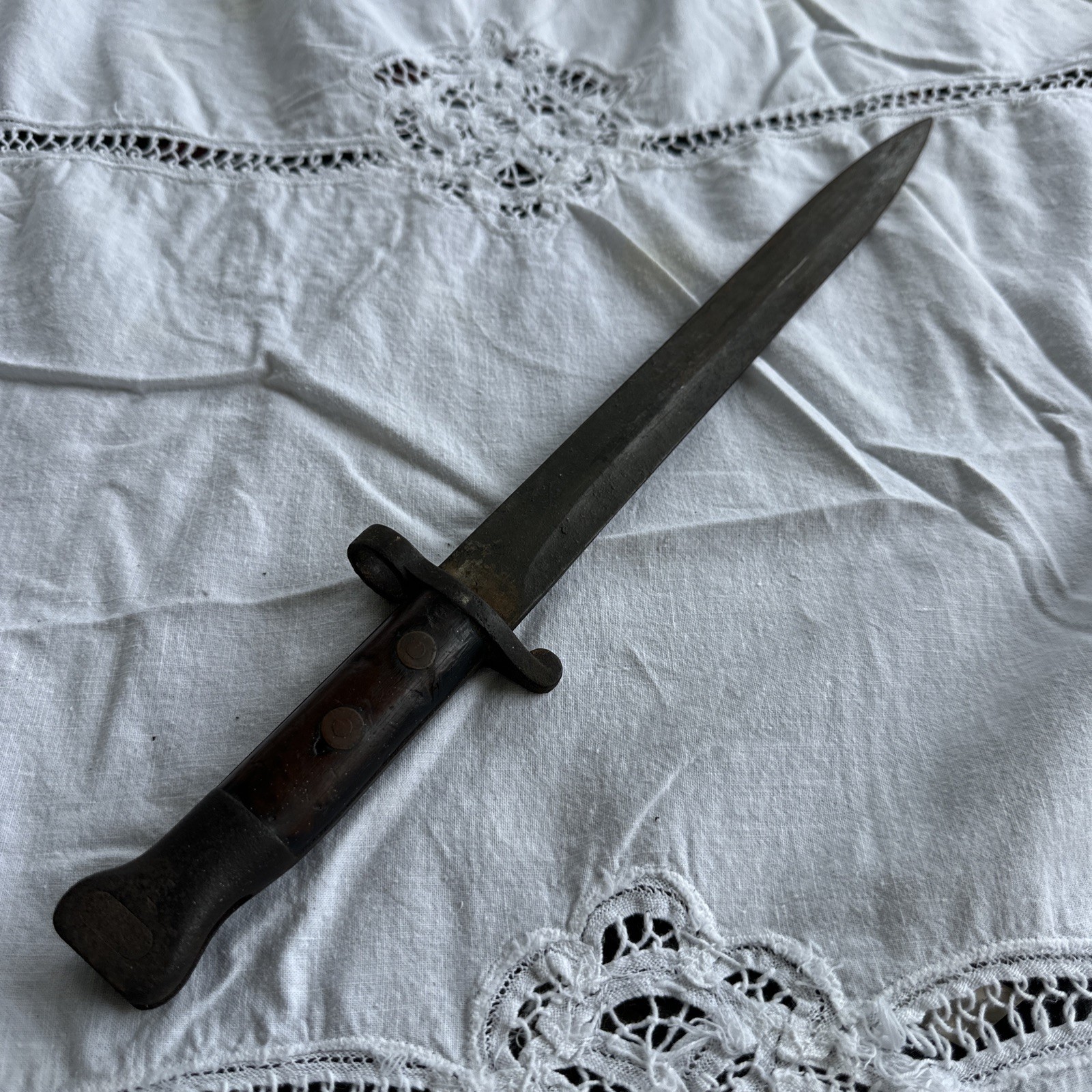 VINTAGE BRITISH RIFLE BAYONET CROWN VR VICTORIA REGINA MARKED X