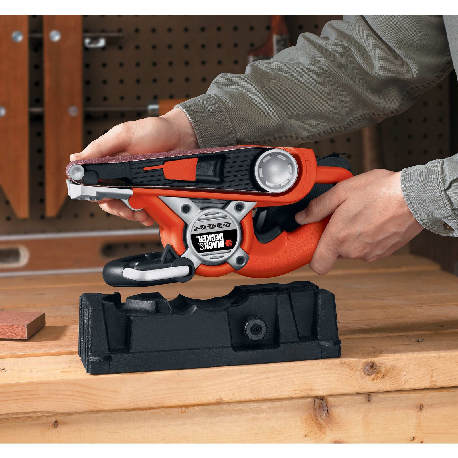 BLACK+DECKER 3 In. X 21 In. Dragster(TM) Belt Sander - DS321 1