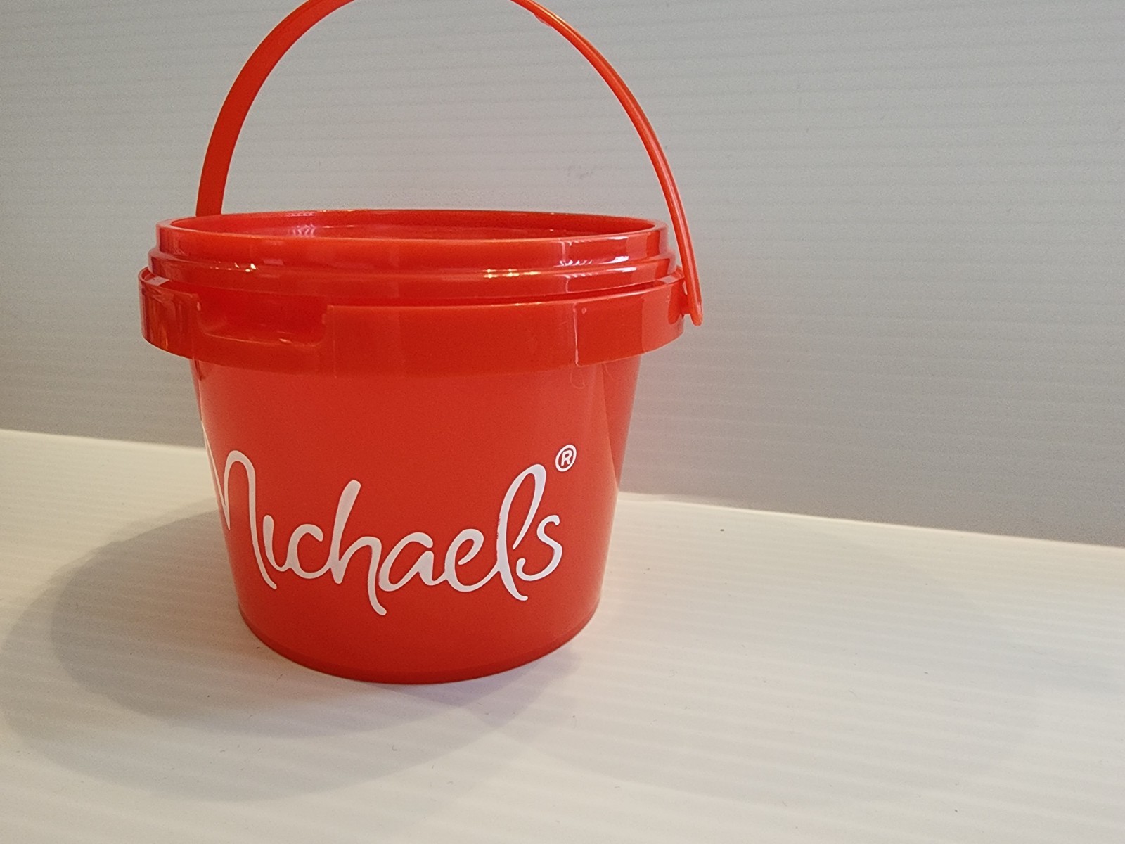 Michaels Mini Bucket With Handle & Lid 10.1 Fl Oz / 300 mL HTF
